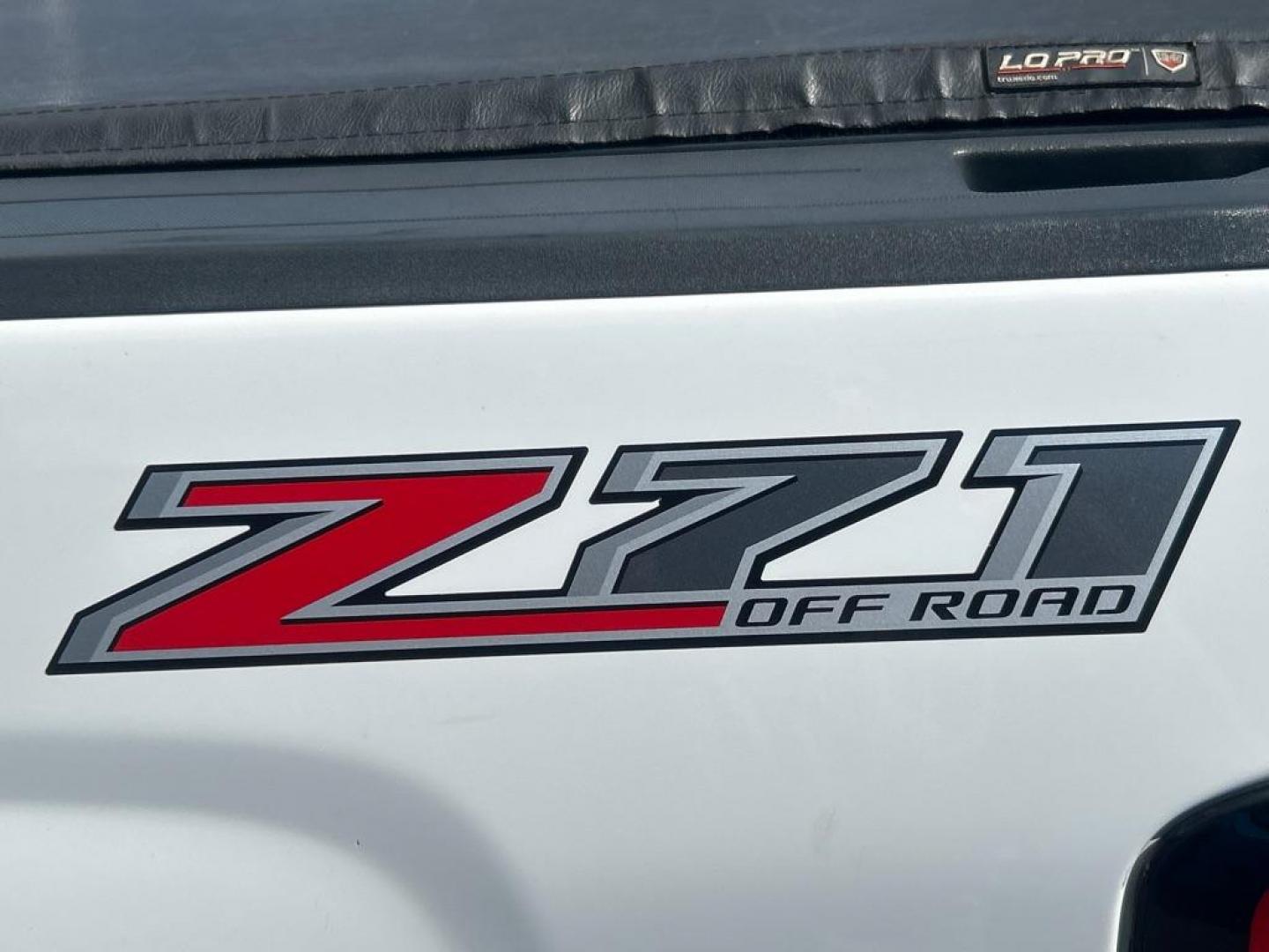2014 WHITE CHEVROLET SILVERADO 1500 LT (1GCVKREC4EZ) with an 5.3L engine, Automatic transmission, located at 2514 Williamson Rd NE, Roanoke, VA, 24012, (540) 265-7770, 37.294636, -79.936249 - NO CREDIT CHECK FINANCING WITH ONLY $4300 DOWN PAYMENT!!!! Check out our website www.needausedvehicle.com for our No Credit Check/ In House Financing options!! No Credit Check Available!!! In House Financing Available!!! All Clean Title Vehicles (no Salvaged or flooded vehicles ever on our lot)! - Photo#13