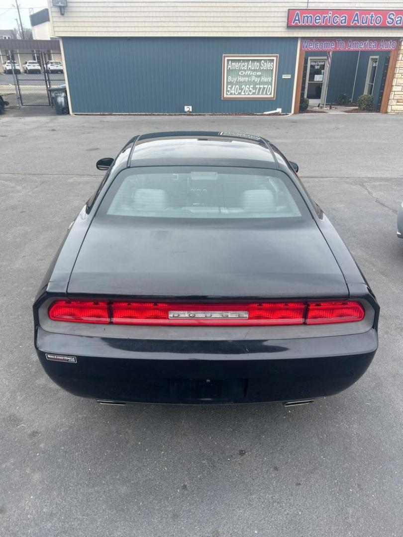 2013 BLACK DODGE CHALLENGER SXT (2C3CDYAG7DH) with an 3.6L engine, Automatic transmission, located at 2514 Williamson Rd NE, Roanoke, VA, 24012, (540) 265-7770, 37.294636, -79.936249 - NO CREDIT CHECK FINANCING WITH ONLY $3800 DOWN PAYMENT!!!! Check out our website www.needausedvehicle.com for our No Credit Check/ In House Financing options!! No Credit Check Available!!! In House Financing Available!!! All Clean Title Vehicles (no Salvaged or flooded vehicles ever on our lot)! - Photo#3