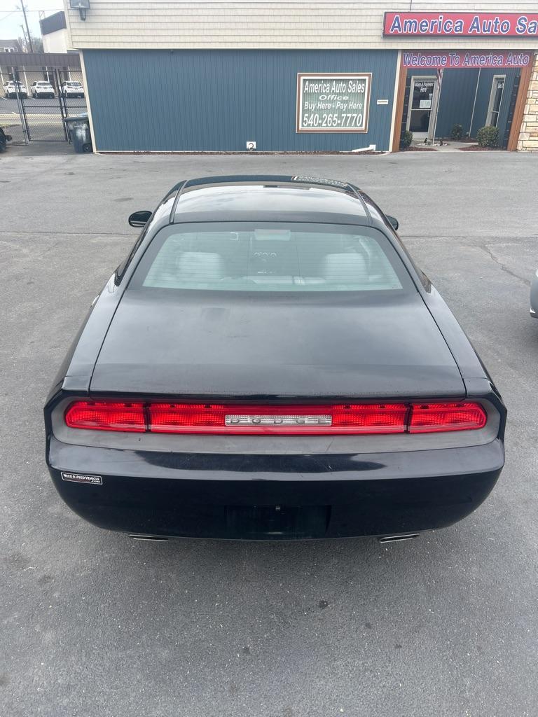 2013 BLACK DODGE CHALLENGER SXT (2C3CDYAG7DH) with an 3.6L engine, Automatic transmission, located at 2514 Williamson Rd NE, Roanoke, VA, 24012, (540) 265-7770, 37.294636, -79.936249 - NO CREDIT CHECK FINANCING WITH ONLY $3500 DOWN PAYMENT!!!! Check out our website www.needausedvehicle.com for our No Credit Check/ In House Financing options!! No Credit Check Available!!! In House Financing Available!!! All Clean Title Vehicles (no Salvaged or flooded vehicles ever on our lot)! - Photo#3