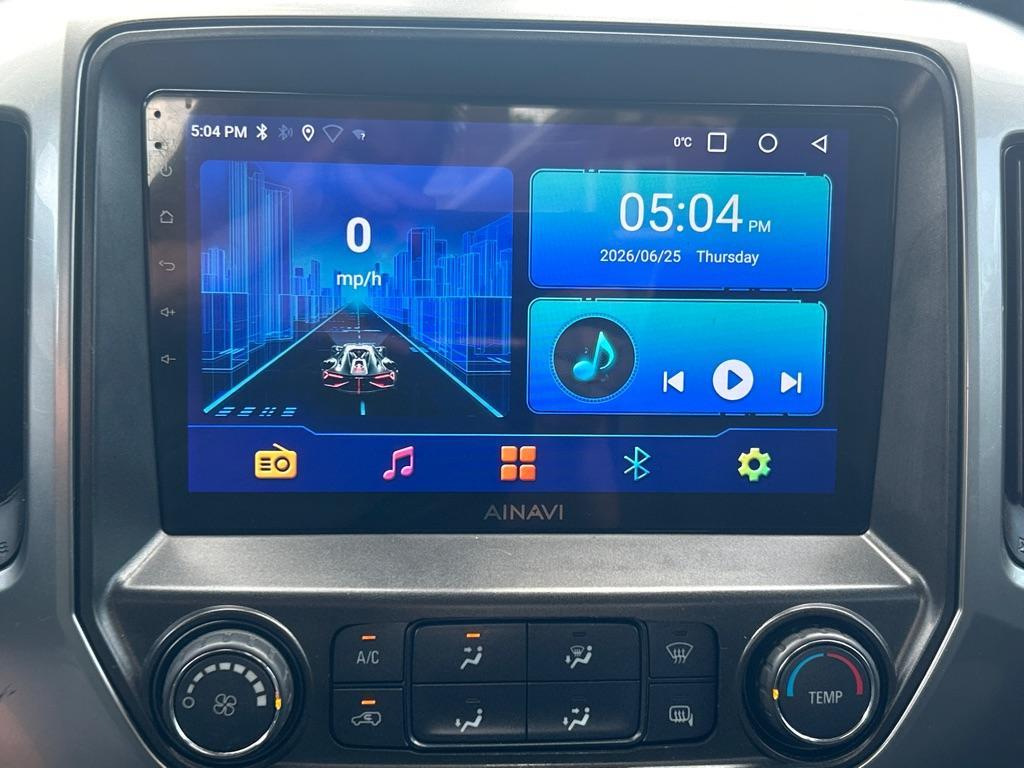2014 SILVER CHEVROLET SILVERADO 1500 LT (1GCVKREH2EZ) with an 4.3L engine, Automatic transmission, located at 2514 Williamson Rd NE, Roanoke, VA, 24012, (540) 265-7770, 37.294636, -79.936249 - Photo#9