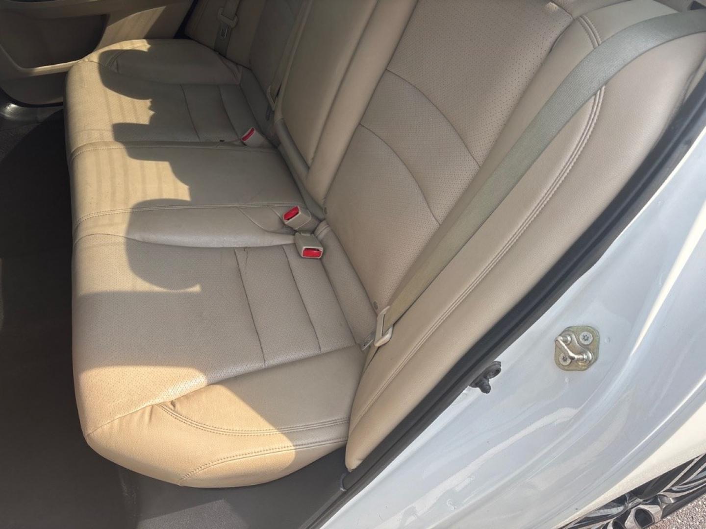 2016 WHITE HONDA ACCORD TOURING (1HGCR3F97GA) with an 3.5L engine, Automatic transmission, located at 2514 Williamson Rd NE, Roanoke, VA, 24012, (540) 265-7770, 37.294636, -79.936249 - NO CREDIT CHECK FINANCING WITH ONLY $3500 DOWN PAYMENT!!!! Check out our website www.needausedvehicle.com for our No Credit Check/ In House Financing options!! No Credit Check Available!!! In House Financing Available!!! All Clean Title Vehicles (no Salvaged or flooded vehicles ever on our lot)!- Photo#2