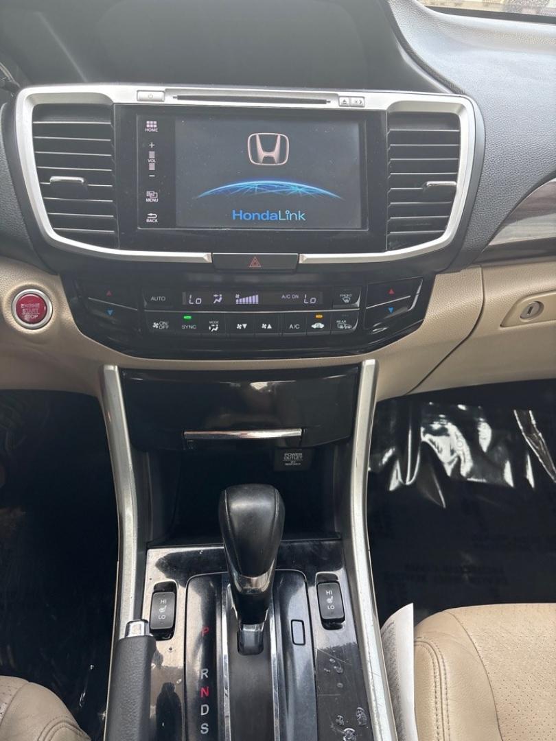 2016 WHITE HONDA ACCORD TOURING (1HGCR3F97GA) with an 3.5L engine, Automatic transmission, located at 2514 Williamson Rd NE, Roanoke, VA, 24012, (540) 265-7770, 37.294636, -79.936249 - NO CREDIT CHECK FINANCING WITH ONLY $3500 DOWN PAYMENT!!!! Check out our website www.needausedvehicle.com for our No Credit Check/ In House Financing options!! No Credit Check Available!!! In House Financing Available!!! All Clean Title Vehicles (no Salvaged or flooded vehicles ever on our lot)!- Photo#5
