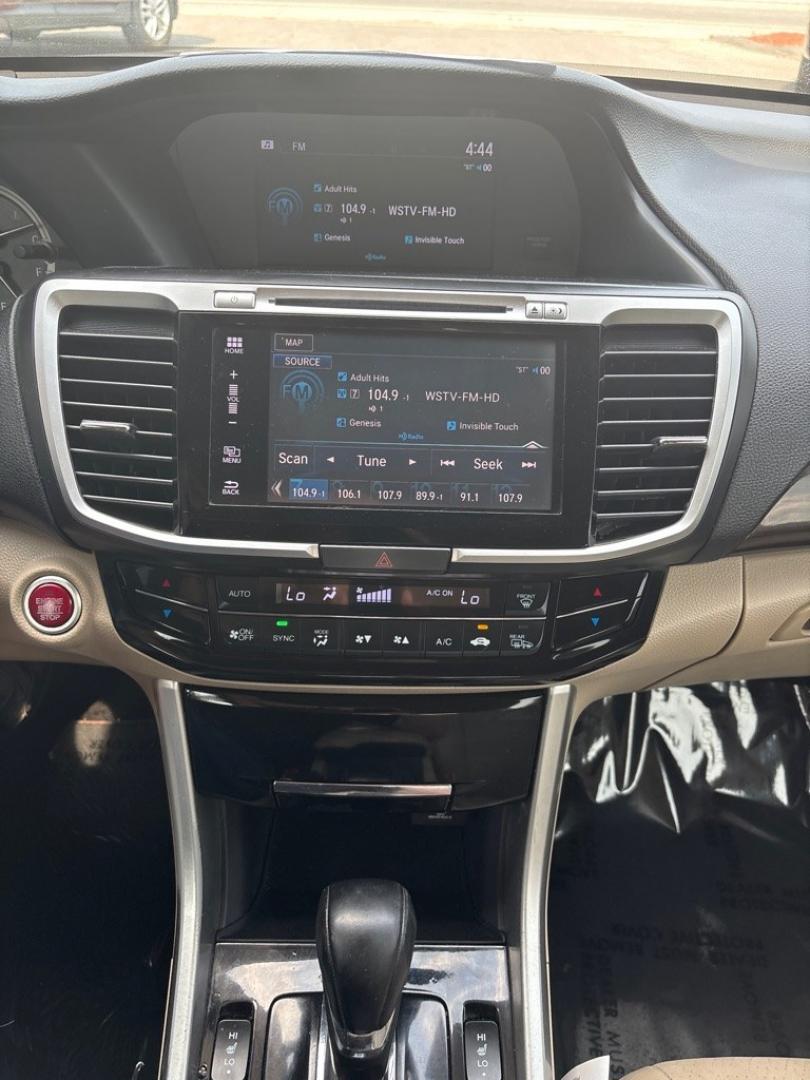 2016 WHITE HONDA ACCORD TOURING (1HGCR3F97GA) with an 3.5L engine, Automatic transmission, located at 2514 Williamson Rd NE, Roanoke, VA, 24012, (540) 265-7770, 37.294636, -79.936249 - NO CREDIT CHECK FINANCING WITH ONLY $3500 DOWN PAYMENT!!!! Check out our website www.needausedvehicle.com for our No Credit Check/ In House Financing options!! No Credit Check Available!!! In House Financing Available!!! All Clean Title Vehicles (no Salvaged or flooded vehicles ever on our lot)!- Photo#8
