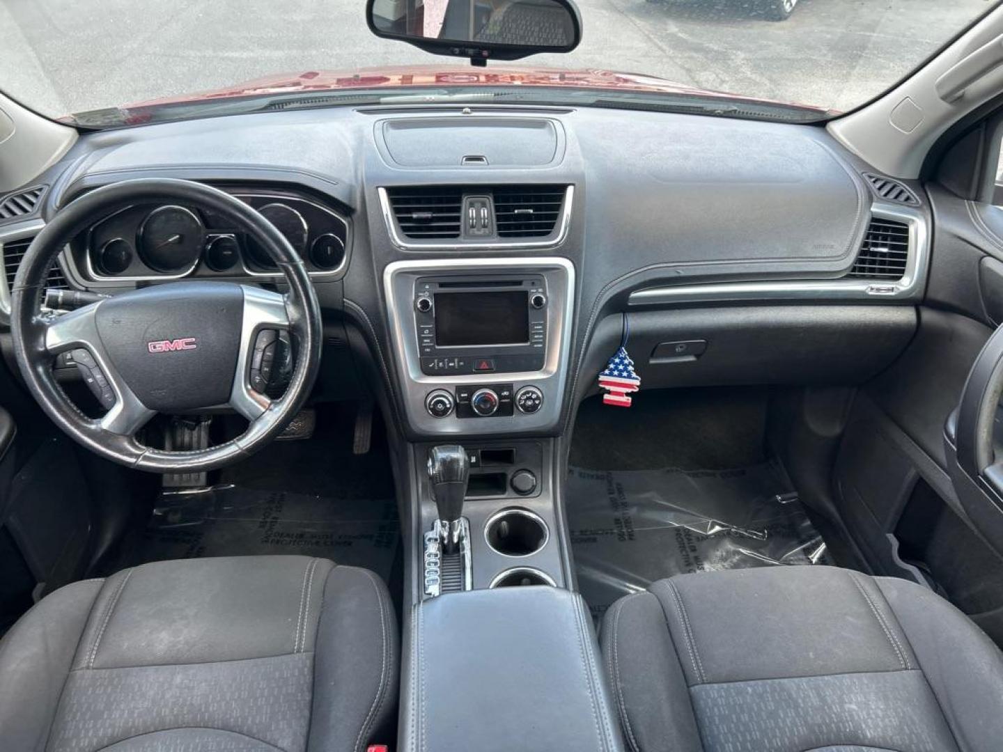 2013 RED GMC ACADIA SLE (1GKKVNEDXDJ) with an 3.6L engine, Automatic transmission, located at 2514 Williamson Rd NE, Roanoke, VA, 24012, (540) 265-7770, 37.294636, -79.936249 - Photo#5