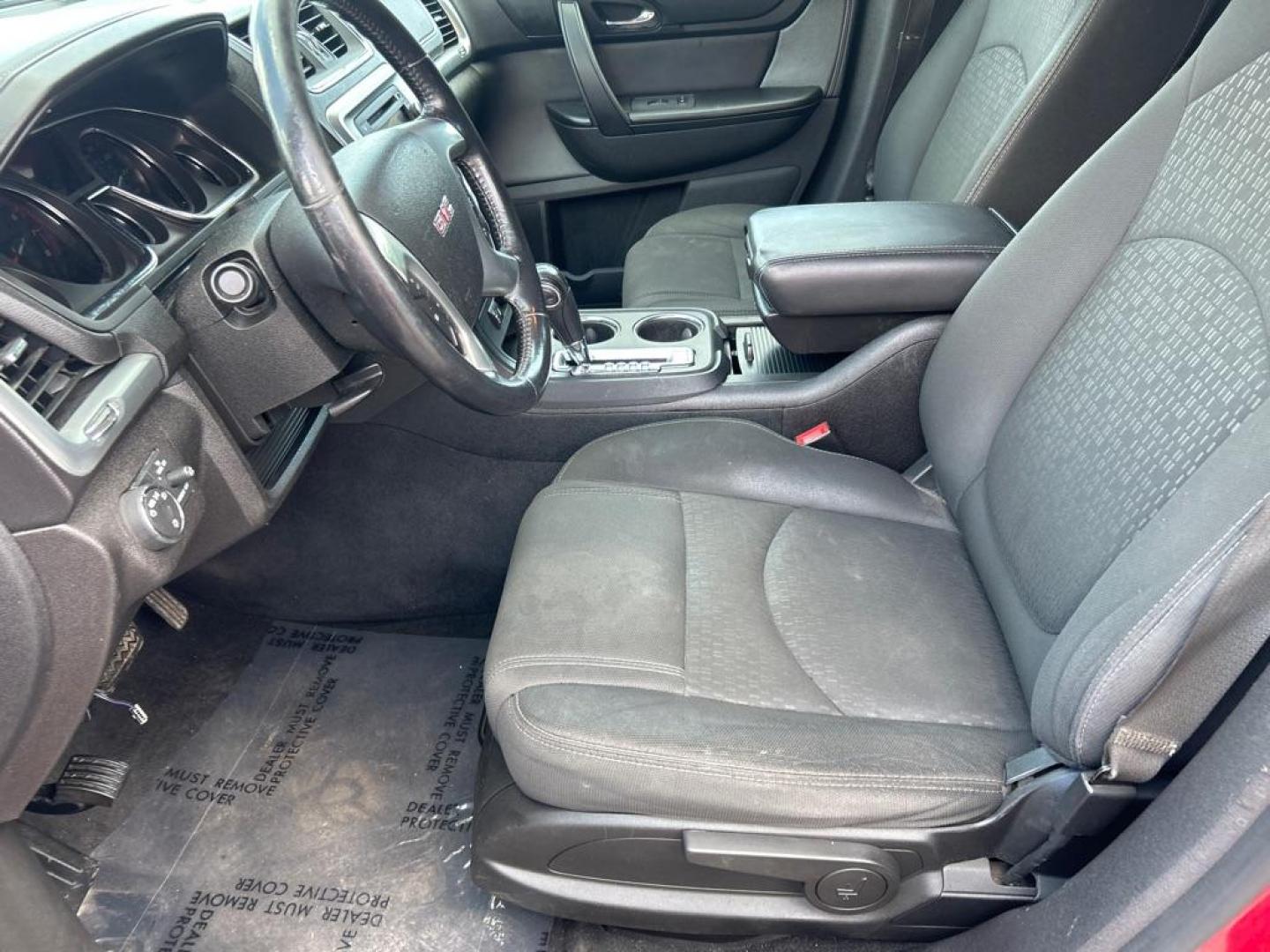 2013 RED GMC ACADIA SLE (1GKKVNEDXDJ) with an 3.6L engine, Automatic transmission, located at 2514 Williamson Rd NE, Roanoke, VA, 24012, (540) 265-7770, 37.294636, -79.936249 - Photo#6