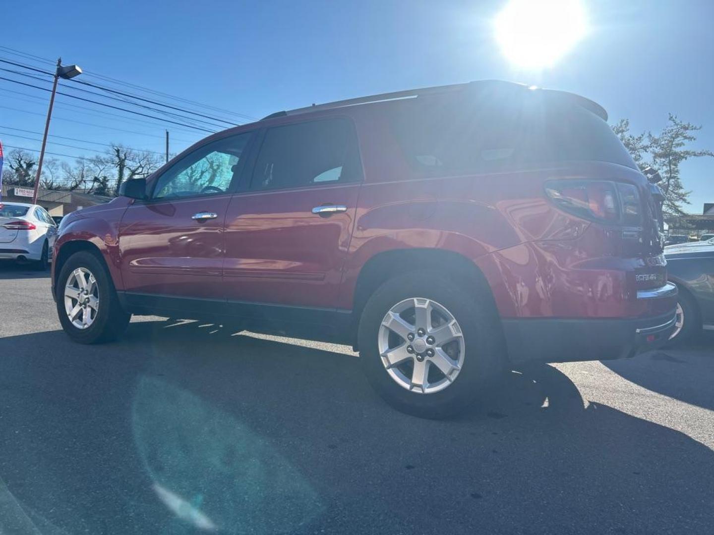 2013 RED GMC ACADIA SLE (1GKKVNEDXDJ) with an 3.6L engine, Automatic transmission, located at 2514 Williamson Rd NE, Roanoke, VA, 24012, (540) 265-7770, 37.294636, -79.936249 - NO CREDIT CHECK FINANCING WITH ONLY $2600 DOWN PAYMENT!!!! Check out our website www.needausedvehicle.com for our No Credit Check/ In House Financing options!! No Credit Check Available!!! In House Financing Available!!! All Clean Title Vehicles (no Salvaged or flooded vehicles ever on our lot)! - Photo#2