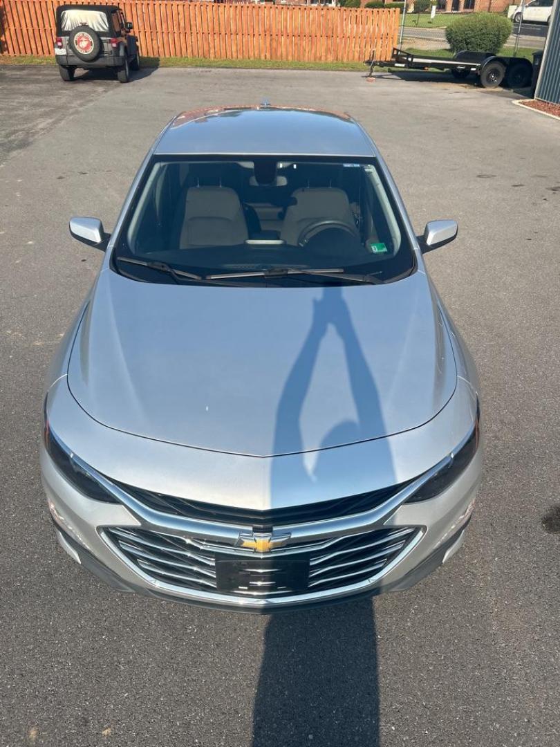 2020 SILVER CHEVROLET MALIBU LT (1G1ZD5ST2LF) with an 1.5L engine, Continuously Variable transmission, located at 2514 Williamson Rd NE, Roanoke, VA, 24012, (540) 265-7770, 37.294636, -79.936249 - NO CREDIT CHECK FINANCING WITH ONLY $4000 DOWN PAYMENT!!!! Check out our website www.needausedvehicle.com for our No Credit Check/ In House Financing options!! No Credit Check Available!!! In House Financing Available!!! All Clean Title Vehicles (no Salvaged or flooded vehicles ever on our lot)! - Photo#11
