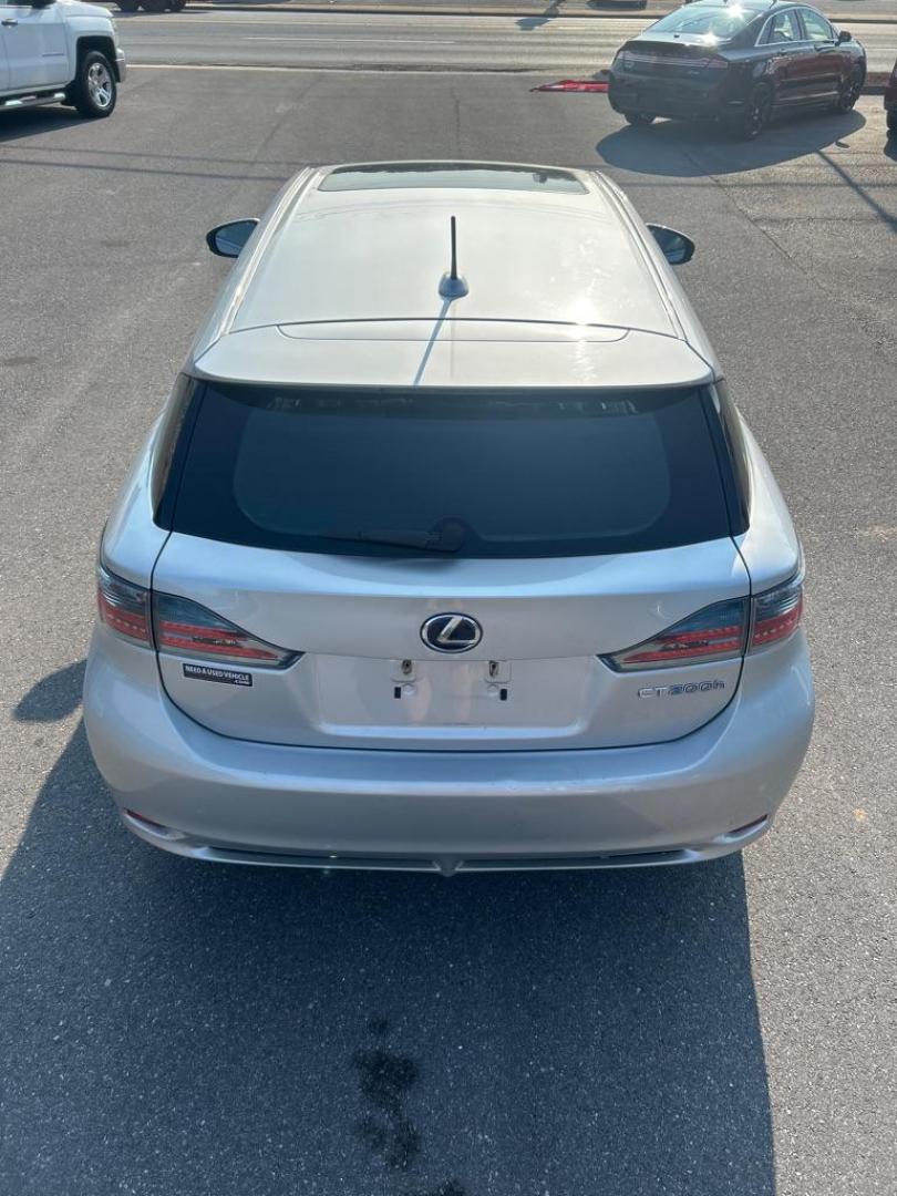 2011 SILVER LEXUS CT 200 (JTHKD5BH1B2) with an 1.8L engine, Continuously Variable transmission, located at 2514 Williamson Rd NE, Roanoke, VA, 24012, (540) 265-7770, 37.294636, -79.936249 - NO CREDIT CHECK FINANCING WITH ONLY $2800 DOWN PAYMENT!!!! Check out our website www.needausedvehicle.com for our No Credit Check/ In House Financing options!! No Credit Check Available!!! In House Financing Available!!! All Clean Title Vehicles (no Salvaged or flooded vehicles ever on our lot)! - Photo#11