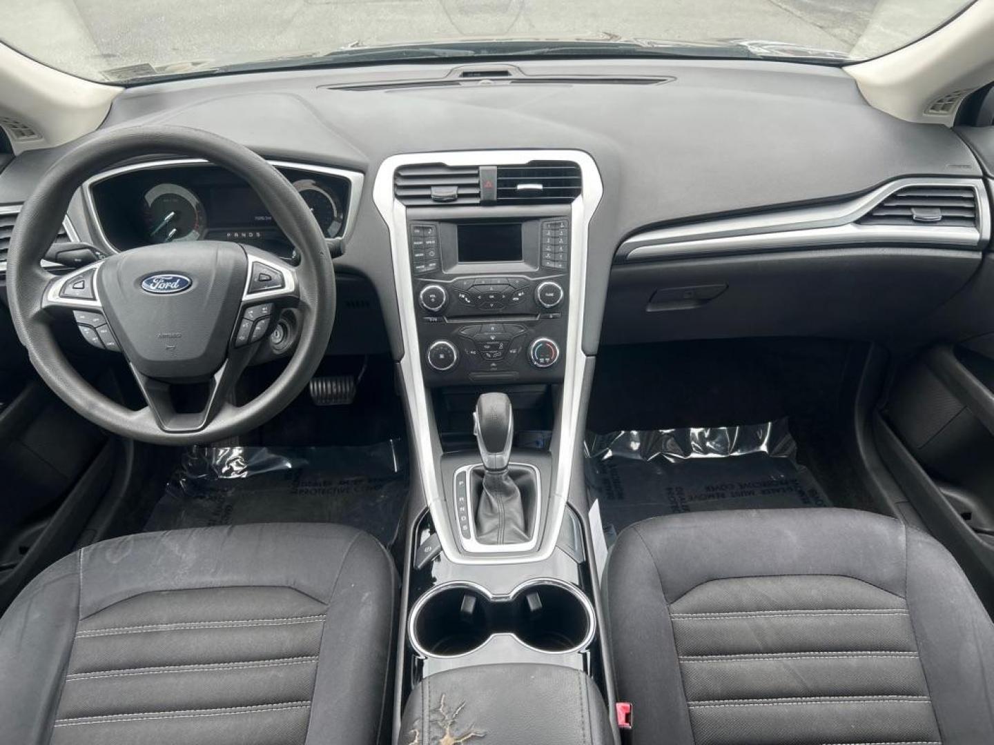 2014 GRAY FORD FUSION SE (1FA6P0H7XE5) with an 2.5L engine, Automatic transmission, located at 2514 Williamson Rd NE, Roanoke, VA, 24012, (540) 265-7770, 37.294636, -79.936249 - NO CREDIT CHECK FINANCING WITH ONLY $2800 DOWN PAYMENT!!!! Check out our website www.needausedvehicle.com for our No Credit Check/ In House Financing options!! No Credit Check Available!!! In House Financing Available!!! All Clean Title Vehicles (no Salvaged or flooded vehicles ever on our lot)! - Photo#3
