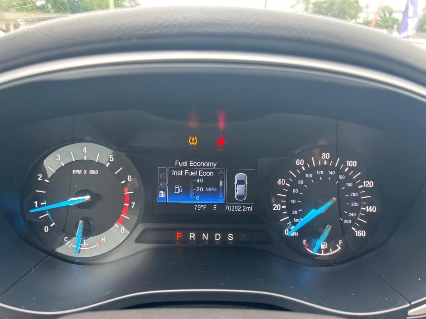2014 GRAY FORD FUSION SE (1FA6P0H7XE5) with an 2.5L engine, Automatic transmission, located at 2514 Williamson Rd NE, Roanoke, VA, 24012, (540) 265-7770, 37.294636, -79.936249 - NO CREDIT CHECK FINANCING WITH ONLY $2800 DOWN PAYMENT!!!! Check out our website www.needausedvehicle.com for our No Credit Check/ In House Financing options!! No Credit Check Available!!! In House Financing Available!!! All Clean Title Vehicles (no Salvaged or flooded vehicles ever on our lot)! - Photo#6