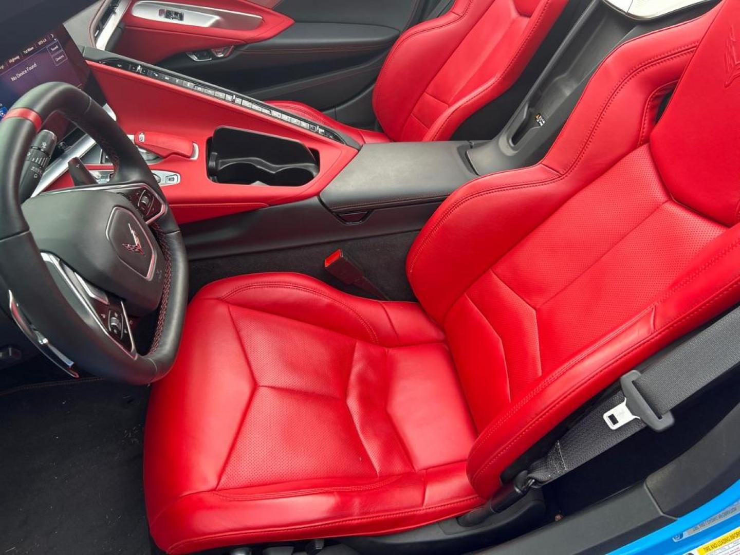2022 BLUE CHEVROLET CORVETTE STINGRAY 2LT (1G1YB3D41N5) with an 6.2L engine, Automatic transmission, located at 2514 Williamson Rd NE, Roanoke, VA, 24012, (540) 265-7770, 37.294636, -79.936249 - ***** CASH ONLY PRICE IS $78000.00 (NOT INCLUDING SALES TAX, TAGS, TITLING, AND PROCESSING FEE) ***** *********** VEHICLE SHOWN BY APPOINTMENT ONLY ***************** This hard top convertible Corvette Stingray 2LT sports so many features, 6.2L 8 cylinder automatic transmission with paddle shift - Photo#3