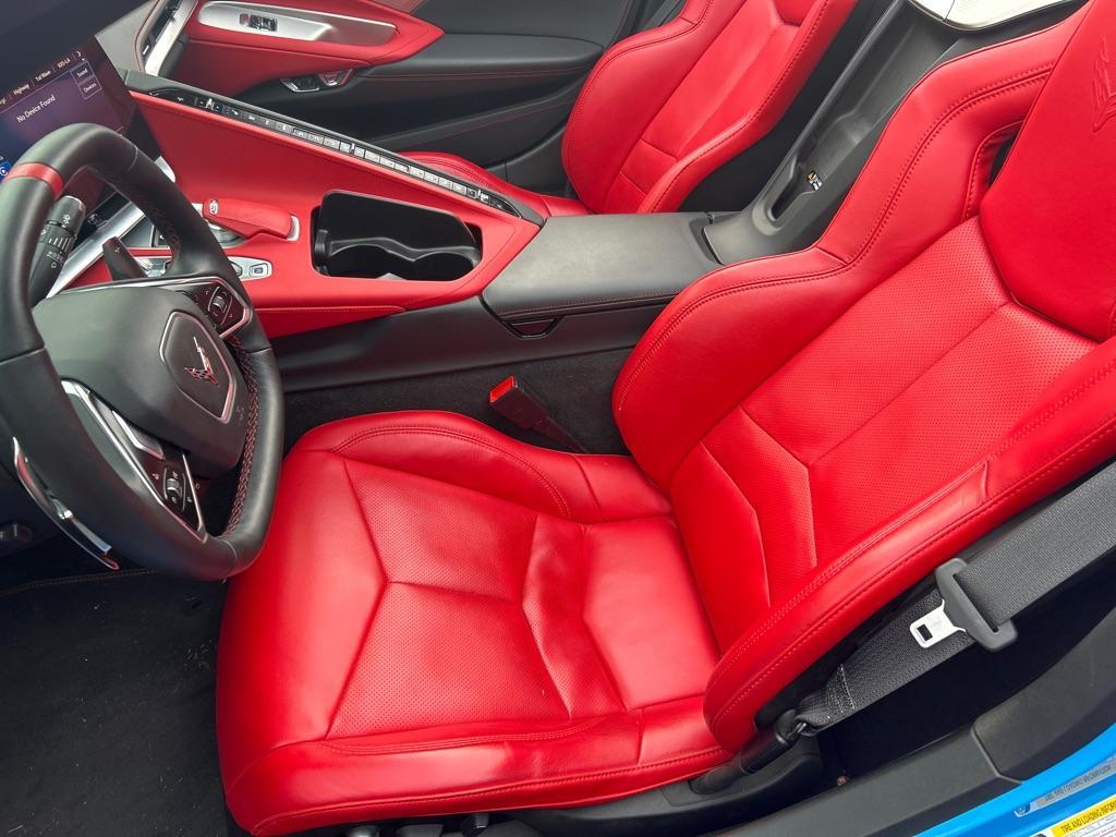 2022 BLUE CHEVROLET CORVETTE STINGRAY 2LT (1G1YB3D41N5) with an 6.2L engine, Automatic transmission, located at 2514 Williamson Rd NE, Roanoke, VA, 24012, (540) 265-7770, 37.294636, -79.936249 - ***** CASH ONLY PRICE IS $68000.00 (NOT INCLUDING SALES TAX, TAGS, TITLING, AND PROCESSING FEE) ***** *********** VEHICLE SHOWN BY APPOINTMENT ONLY ***************** This hard top convertible Corvette Stingray 2LT sports so many features, 6.2L 8 cylinder automatic transmission with paddle shift - Photo#3