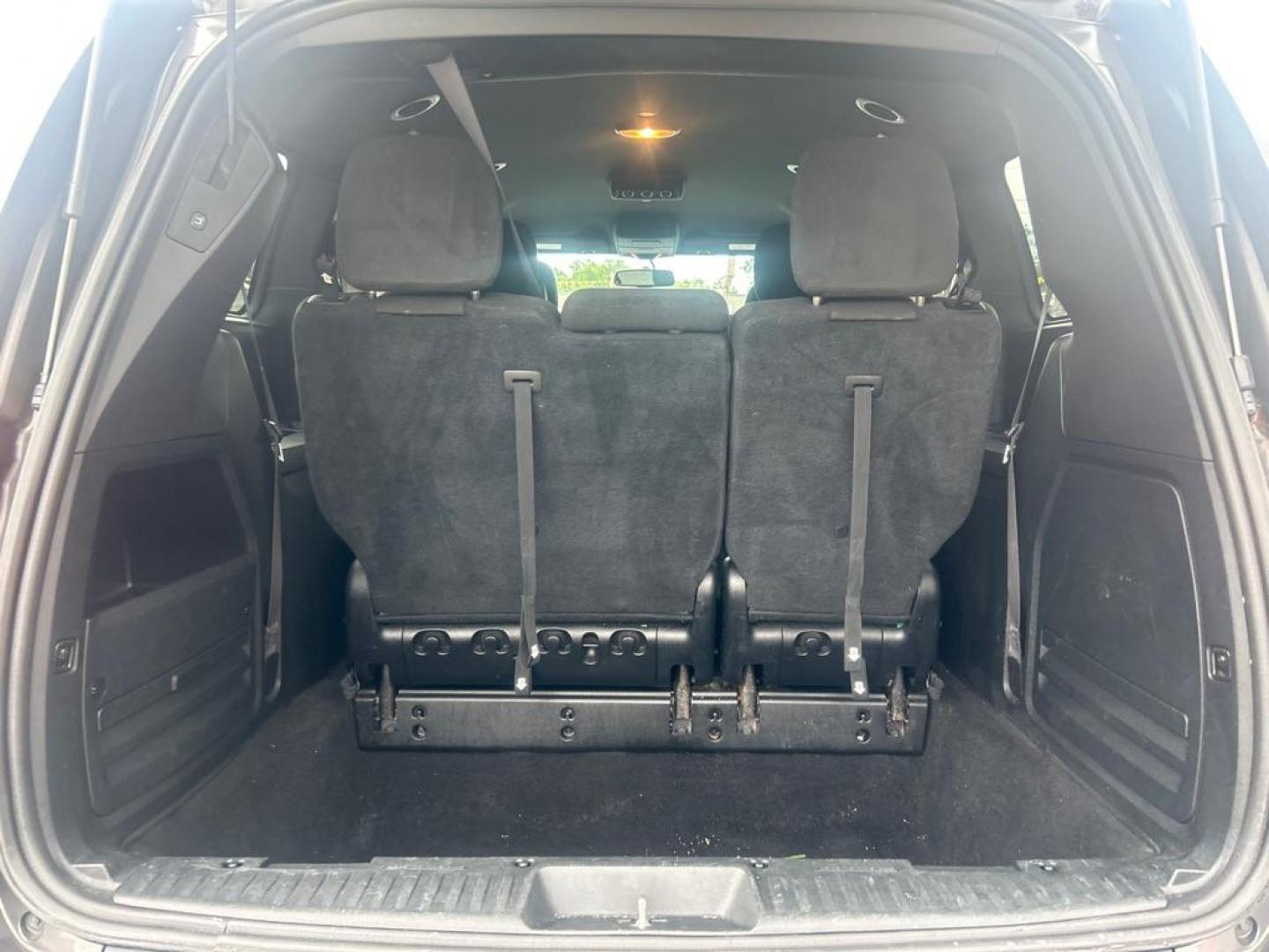 2016 GRAY DODGE GRAND CARAVAN SXT (2C4RDGCG2GR) with an 3.6L engine, Automatic transmission, located at 2514 Williamson Rd NE, Roanoke, VA, 24012, (540) 265-7770, 37.294636, -79.936249 - Photo#2