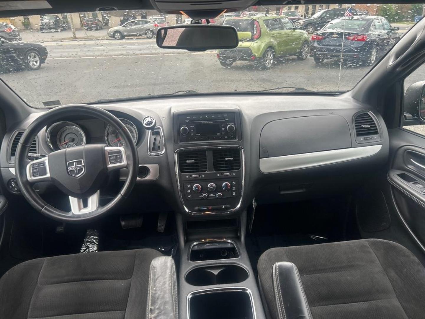 2016 GRAY DODGE GRAND CARAVAN SXT (2C4RDGCG2GR) with an 3.6L engine, Automatic transmission, located at 2514 Williamson Rd NE, Roanoke, VA, 24012, (540) 265-7770, 37.294636, -79.936249 - Photo#5