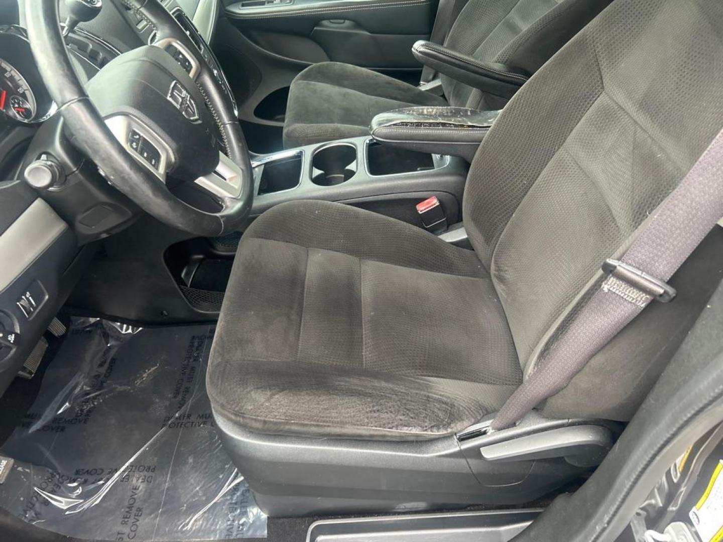 2016 GRAY DODGE GRAND CARAVAN SXT (2C4RDGCG2GR) with an 3.6L engine, Automatic transmission, located at 2514 Williamson Rd NE, Roanoke, VA, 24012, (540) 265-7770, 37.294636, -79.936249 - Photo#6