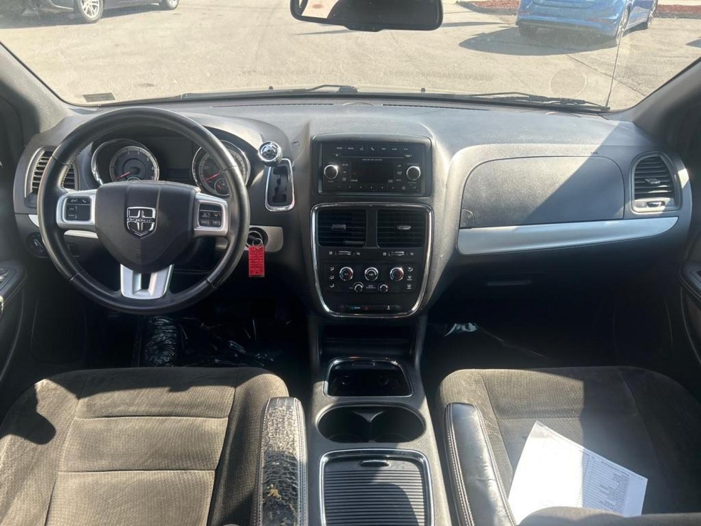 2016 GRAY DODGE GRAND CARAVAN SXT (2C4RDGCG2GR) with an 3.6L engine, Automatic transmission, located at 2514 Williamson Rd NE, Roanoke, VA, 24012, (540) 265-7770, 37.294636, -79.936249 - Photo#7