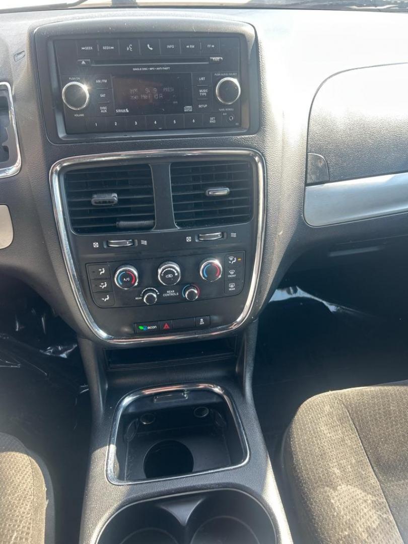 2016 GRAY DODGE GRAND CARAVAN SXT (2C4RDGCG2GR) with an 3.6L engine, Automatic transmission, located at 2514 Williamson Rd NE, Roanoke, VA, 24012, (540) 265-7770, 37.294636, -79.936249 - Photo#9