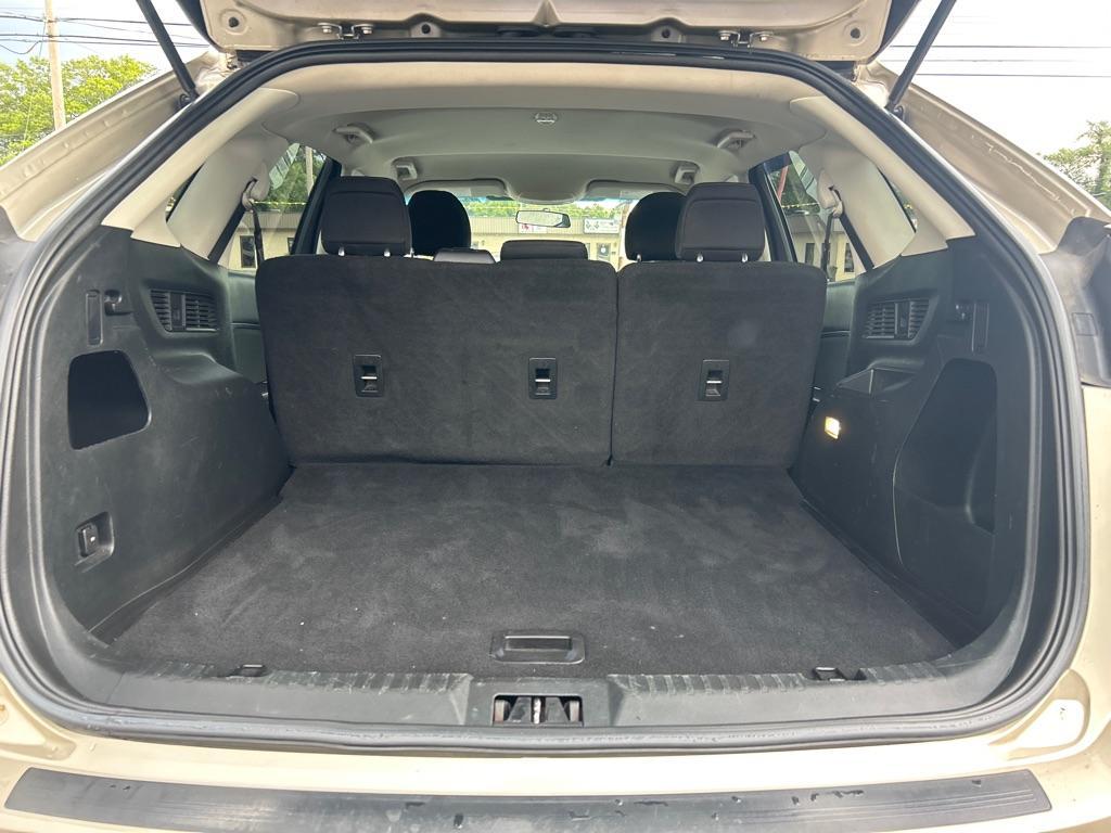 2018 GOLD FORD EDGE SE (2FMPK4G92JB) with an 2.0L engine, Automatic transmission, located at 2514 Williamson Rd NE, Roanoke, VA, 24012, (540) 265-7770, 37.294636, -79.936249 - NO CREDIT CHECK FINANCING WITH ONLY $3500 DOWN PAYMENT!!!! Check out our website www.needausedvehicle.com for our No Credit Check/ In House Financing options!! No Credit Check Available!!! In House Financing Available!!! All Clean Title Vehicles (no Salvaged or flooded vehicles ever on our lot)! - Photo#2