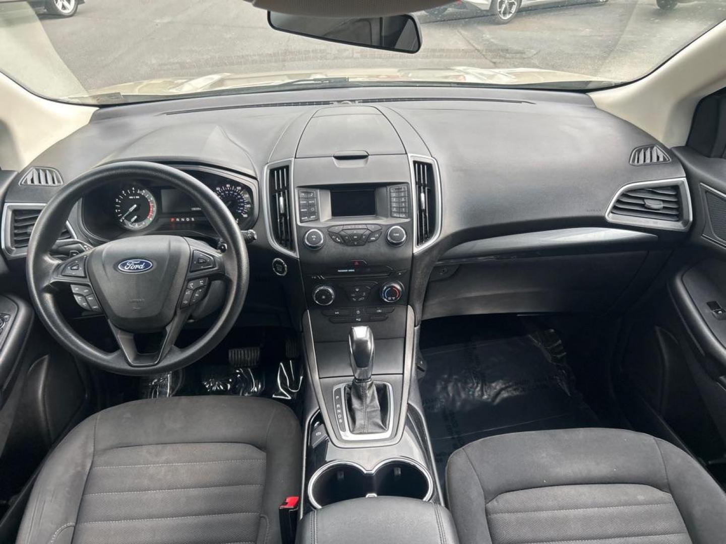2018 GOLD FORD EDGE SE (2FMPK4G92JB) with an 2.0L engine, Automatic transmission, located at 2514 Williamson Rd NE, Roanoke, VA, 24012, (540) 265-7770, 37.294636, -79.936249 - NO CREDIT CHECK FINANCING WITH ONLY $4000 DOWN PAYMENT!!!! Check out our website www.needausedvehicle.com for our No Credit Check/ In House Financing options!! No Credit Check Available!!! In House Financing Available!!! All Clean Title Vehicles (no Salvaged or flooded vehicles ever on our lot)! - Photo#5