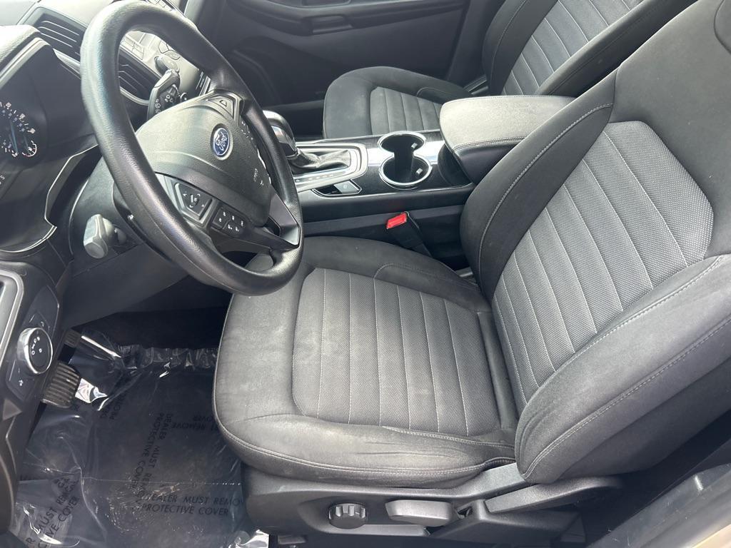 2018 GOLD FORD EDGE SE (2FMPK4G92JB) with an 2.0L engine, Automatic transmission, located at 2514 Williamson Rd NE, Roanoke, VA, 24012, (540) 265-7770, 37.294636, -79.936249 - NO CREDIT CHECK FINANCING WITH ONLY $3500 DOWN PAYMENT!!!! Check out our website www.needausedvehicle.com for our No Credit Check/ In House Financing options!! No Credit Check Available!!! In House Financing Available!!! All Clean Title Vehicles (no Salvaged or flooded vehicles ever on our lot)! - Photo#6