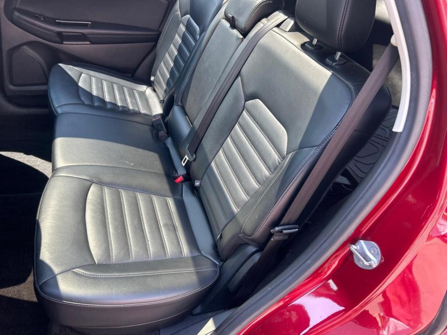 2016 RED FORD EDGE SEL (2FMPK4J93GB) with an 2.0L engine, Automatic transmission, located at 2514 Williamson Rd NE, Roanoke, VA, 24012, (540) 265-7770, 37.294636, -79.936249 - Photo#4