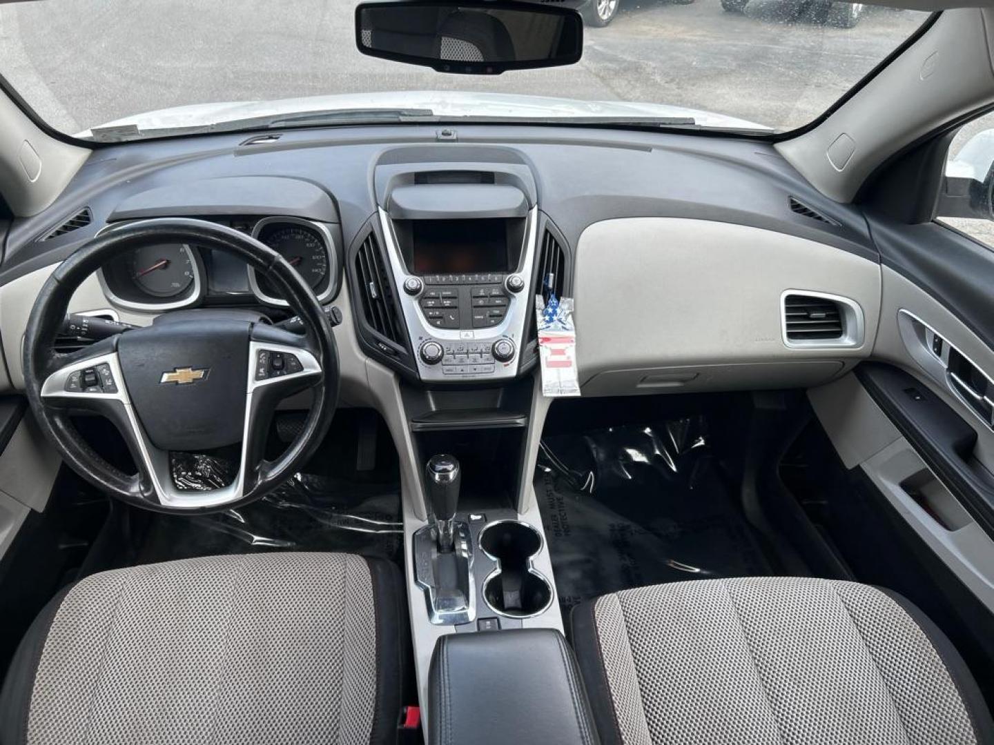 2017 WHITE CHEVROLET EQUINOX LT (2GNFLFEK2H6) with an 2.4L engine, Automatic transmission, located at 2514 Williamson Rd NE, Roanoke, VA, 24012, (540) 265-7770, 37.294636, -79.936249 - NO CREDIT CHECK FINANCING WITH ONLY $2800 DOWN PAYMENT!!!! Check out our website www.needausedvehicle.com for our No Credit Check/ In House Financing options!! No Credit Check Available!!! In House Financing Available!!! All Clean Title Vehicles (no Salvaged or flooded vehicles ever on our lot)! - Photo#5