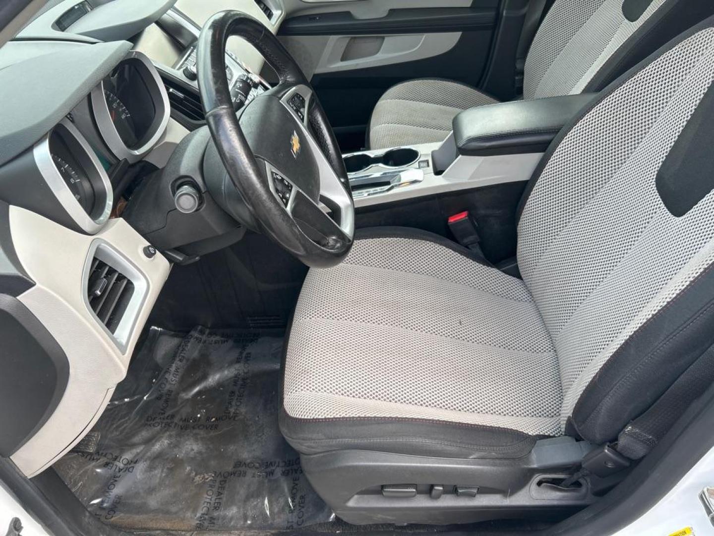 2017 WHITE CHEVROLET EQUINOX LT (2GNFLFEK2H6) with an 2.4L engine, Automatic transmission, located at 2514 Williamson Rd NE, Roanoke, VA, 24012, (540) 265-7770, 37.294636, -79.936249 - NO CREDIT CHECK FINANCING WITH ONLY $2800 DOWN PAYMENT!!!! Check out our website www.needausedvehicle.com for our No Credit Check/ In House Financing options!! No Credit Check Available!!! In House Financing Available!!! All Clean Title Vehicles (no Salvaged or flooded vehicles ever on our lot)! - Photo#6