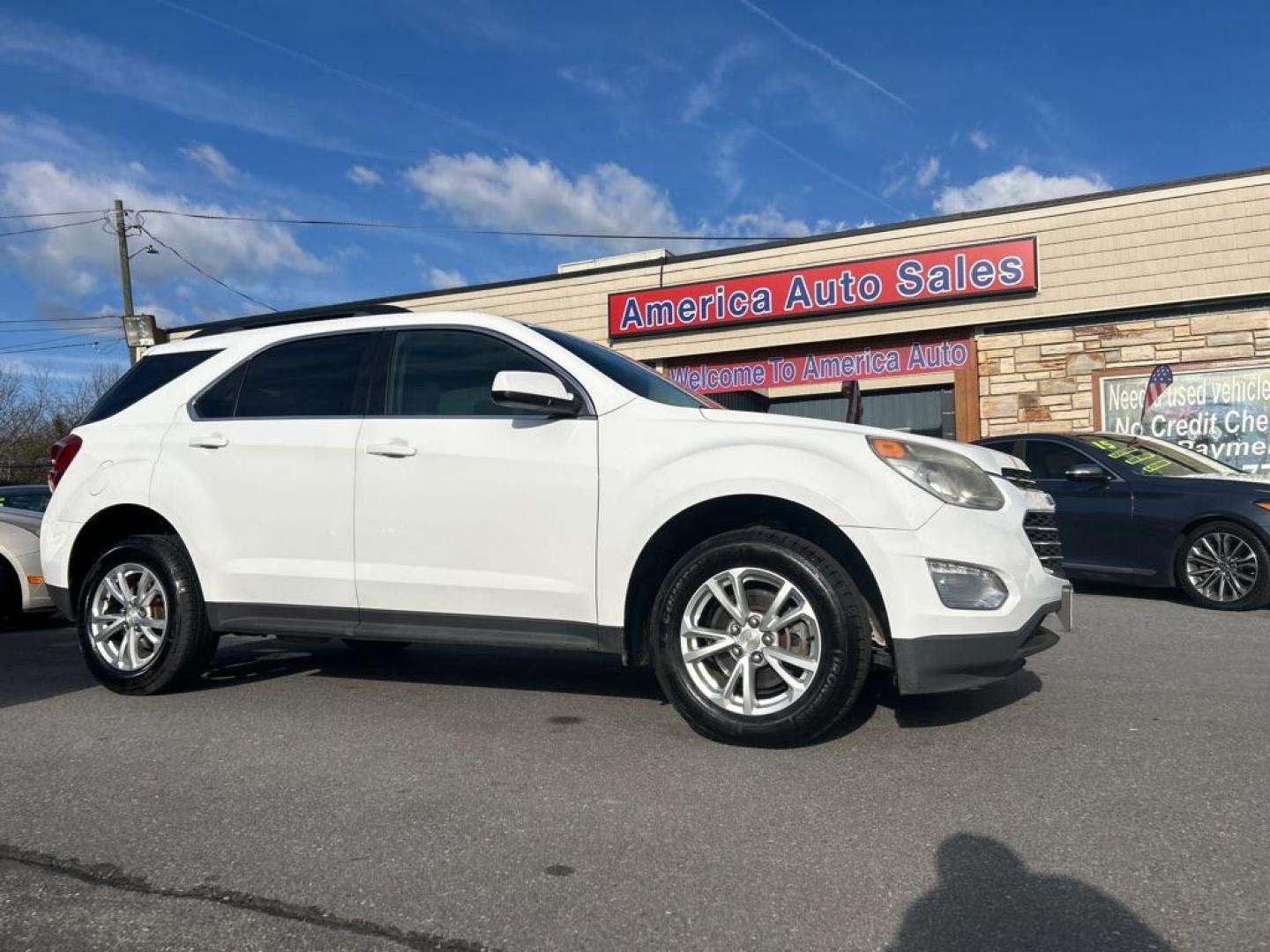 2017 WHITE CHEVROLET EQUINOX LT (2GNFLFEK2H6) with an 2.4L engine, Automatic transmission, located at 2514 Williamson Rd NE, Roanoke, VA, 24012, (540) 265-7770, 37.294636, -79.936249 - NO CREDIT CHECK FINANCING WITH ONLY $2700 DOWN PAYMENT!!!! Check out our website www.needausedvehicle.com for our No Credit Check/ In House Financing options!! No Credit Check Available!!! In House Financing Available!!! All Clean Title Vehicles (no Salvaged or flooded vehicles ever on our lot)! - Photo#0