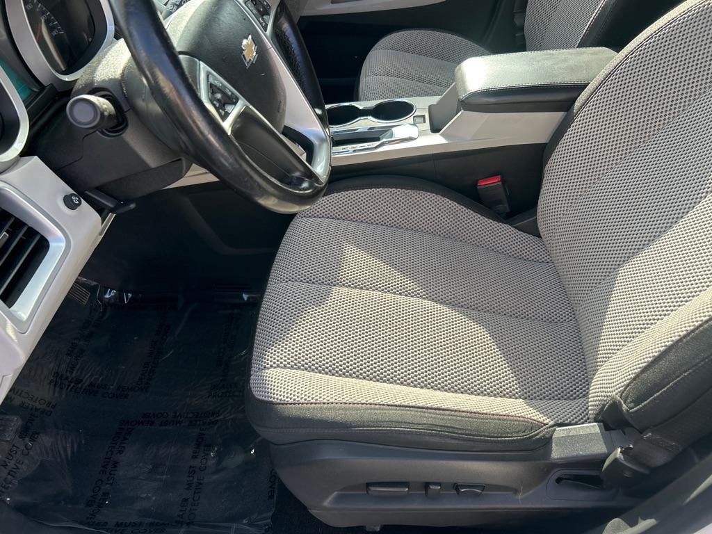 2017 WHITE CHEVROLET EQUINOX LT (2GNFLFEK2H6) with an 2.4L engine, Automatic transmission, located at 2514 Williamson Rd NE, Roanoke, VA, 24012, (540) 265-7770, 37.294636, -79.936249 - NO CREDIT CHECK FINANCING WITH ONLY $2700 DOWN PAYMENT!!!! Check out our website www.needausedvehicle.com for our No Credit Check/ In House Financing options!! No Credit Check Available!!! In House Financing Available!!! All Clean Title Vehicles (no Salvaged or flooded vehicles ever on our lot)! - Photo#8