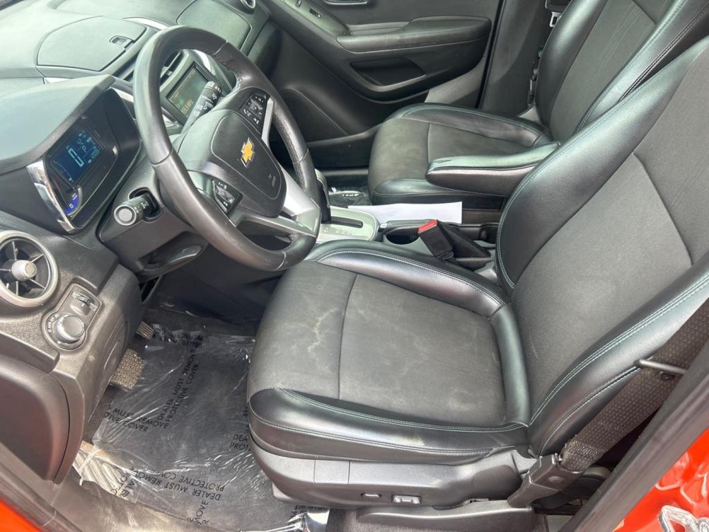 2015 ORANGE CHEVROLET TRAX 1LT (KL7CJRSB7FB) with an 1.4L engine, Automatic transmission, located at 2514 Williamson Rd NE, Roanoke, VA, 24012, (540) 265-7770, 37.294636, -79.936249 - Photo#6