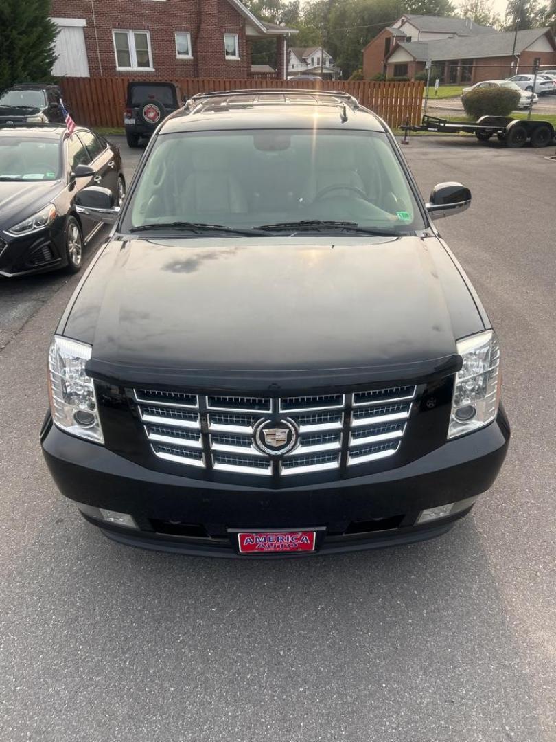 2011 BLACK CADILLAC ESCALADE PREMIUM (1GYS4CEF0BR) with an 6.2L engine, Automatic transmission, located at 2514 Williamson Rd NE, Roanoke, VA, 24012, (540) 265-7770, 37.294636, -79.936249 - NO CREDIT CHECK FINANCING WITH ONLY $4700 DOWN PAYMENT!!!! Check out our website www.needausedvehicle.com for our No Credit Check/ In House Financing options!! No Credit Check Available!!! In House Financing Available!!! All Clean Title Vehicles (no Salvaged or flooded vehicles ever on our lot)! - Photo#1