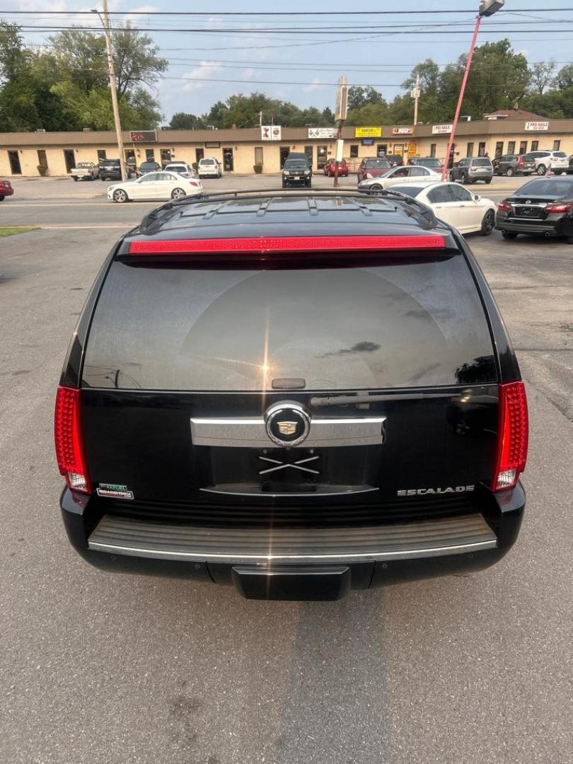2011 BLACK CADILLAC ESCALADE PREMIUM (1GYS4CEF0BR) with an 6.2L engine, Automatic transmission, located at 2514 Williamson Rd NE, Roanoke, VA, 24012, (540) 265-7770, 37.294636, -79.936249 - NO CREDIT CHECK FINANCING WITH ONLY $4700 DOWN PAYMENT!!!! Check out our website www.needausedvehicle.com for our No Credit Check/ In House Financing options!! No Credit Check Available!!! In House Financing Available!!! All Clean Title Vehicles (no Salvaged or flooded vehicles ever on our lot)! - Photo#3