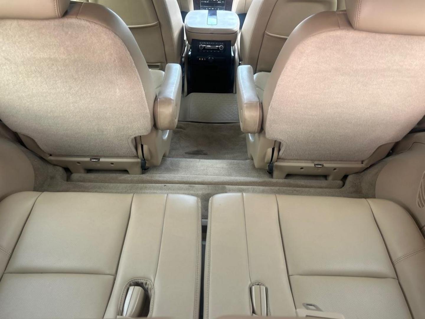 2011 BLACK CADILLAC ESCALADE PREMIUM (1GYS4CEF0BR) with an 6.2L engine, Automatic transmission, located at 2514 Williamson Rd NE, Roanoke, VA, 24012, (540) 265-7770, 37.294636, -79.936249 - NO CREDIT CHECK FINANCING WITH ONLY $4700 DOWN PAYMENT!!!! Check out our website www.needausedvehicle.com for our No Credit Check/ In House Financing options!! No Credit Check Available!!! In House Financing Available!!! All Clean Title Vehicles (no Salvaged or flooded vehicles ever on our lot)! - Photo#5