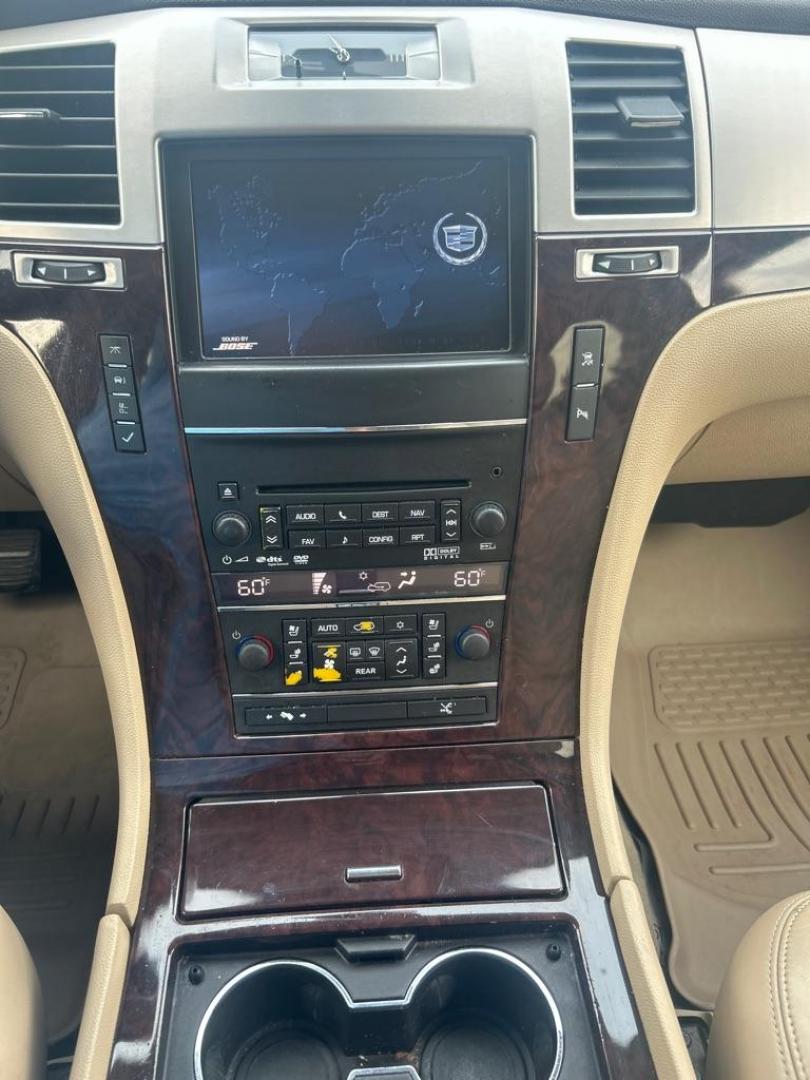 2011 BLACK CADILLAC ESCALADE PREMIUM (1GYS4CEF0BR) with an 6.2L engine, Automatic transmission, located at 2514 Williamson Rd NE, Roanoke, VA, 24012, (540) 265-7770, 37.294636, -79.936249 - NO CREDIT CHECK FINANCING WITH ONLY $4700 DOWN PAYMENT!!!! Check out our website www.needausedvehicle.com for our No Credit Check/ In House Financing options!! No Credit Check Available!!! In House Financing Available!!! All Clean Title Vehicles (no Salvaged or flooded vehicles ever on our lot)! - Photo#10