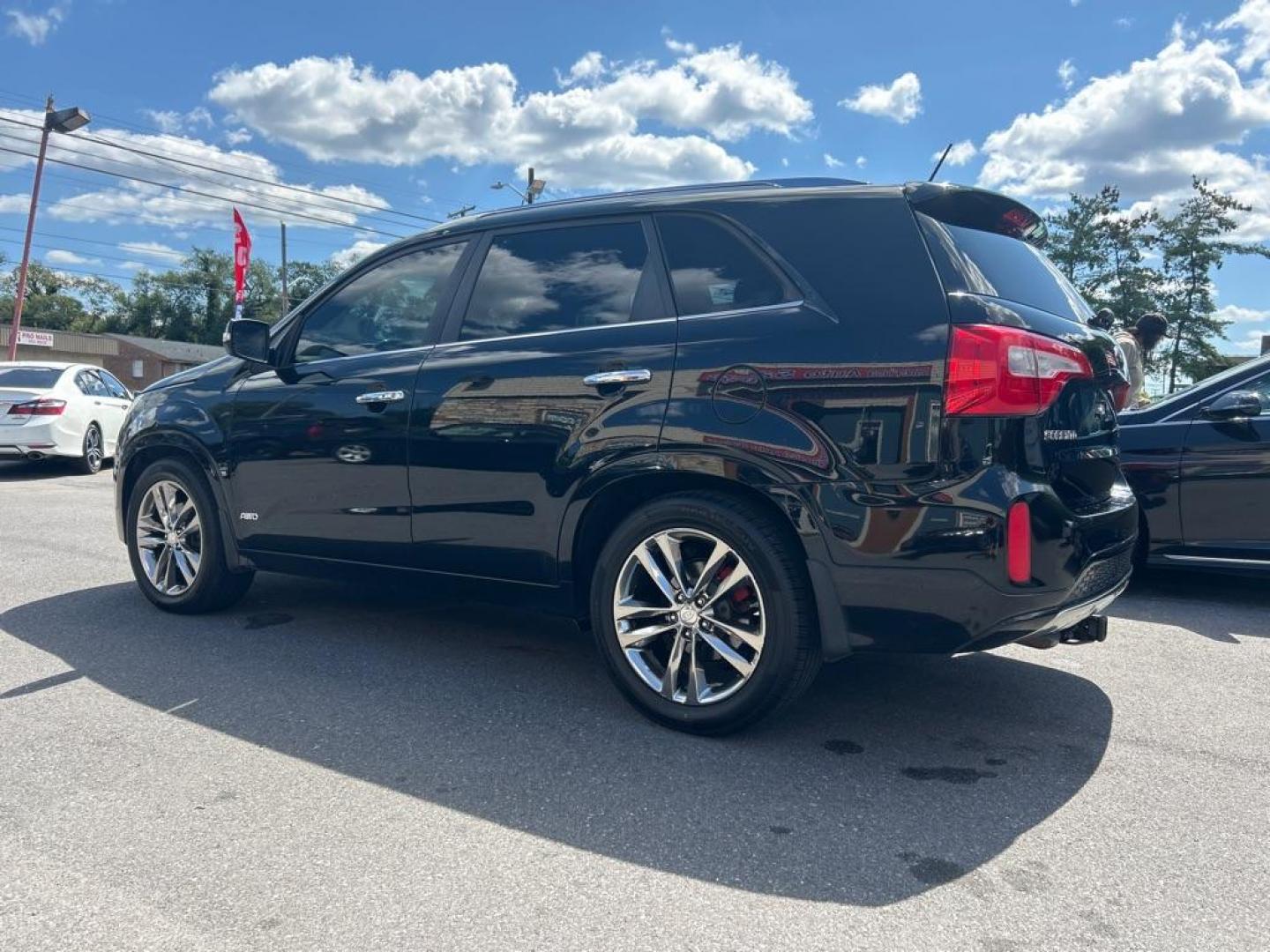 2014 BLACK KIA SORENTO SX (5XYKWDA72EG) with an 3.3L engine, Automatic transmission, located at 2514 Williamson Rd NE, Roanoke, VA, 24012, (540) 265-7770, 37.294636, -79.936249 - NO CREDIT CHECK FINANCING WITH ONLY $2800 DOWN PAYMENT!!!! Check out our website www.needausedvehicle.com for our No Credit Check/ In House Financing options!! No Credit Check Available!!! In House Financing Available!!! All Clean Title Vehicles (no Salvaged or flooded vehicles ever on our lot)! - Photo#2