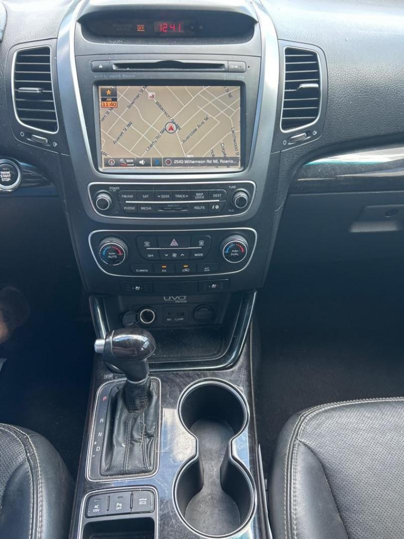 2014 BLACK KIA SORENTO SX (5XYKWDA72EG) with an 3.3L engine, Automatic transmission, located at 2514 Williamson Rd NE, Roanoke, VA, 24012, (540) 265-7770, 37.294636, -79.936249 - NO CREDIT CHECK FINANCING WITH ONLY $2800 DOWN PAYMENT!!!! Check out our website www.needausedvehicle.com for our No Credit Check/ In House Financing options!! No Credit Check Available!!! In House Financing Available!!! All Clean Title Vehicles (no Salvaged or flooded vehicles ever on our lot)! - Photo#10