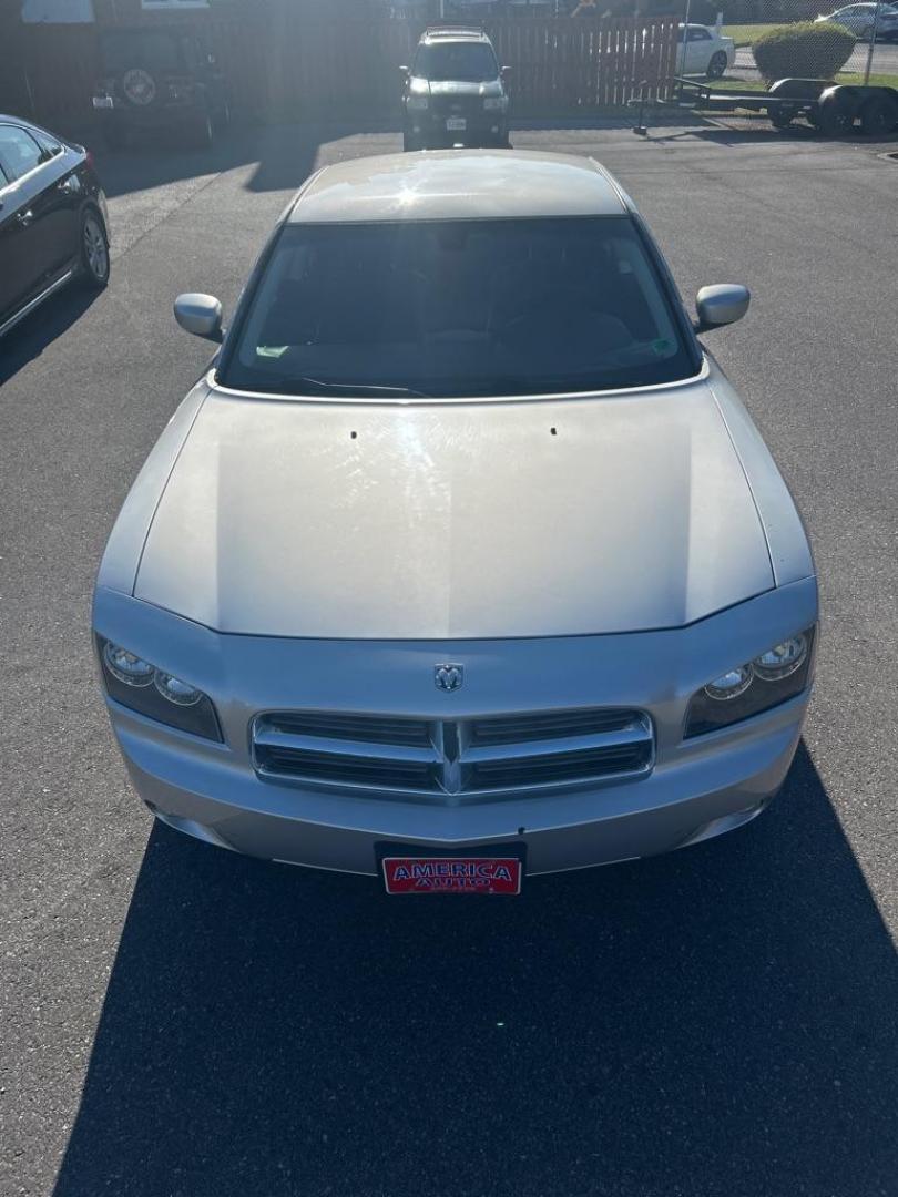 2010 SILVER DODGE CHARGER SXT (2B3CA3CV2AH) with an 3.5L engine, Automatic transmission, located at 2514 Williamson Rd NE, Roanoke, VA, 24012, (540) 265-7770, 37.294636, -79.936249 - NO CREDIT CHECK FINANCING WITH ONLY $2700 DOWN PAYMENT!!!! Check out our website www.needausedvehicle.com for our No Credit Check/ In House Financing options!! No Credit Check Available!!! In House Financing Available!!! All Clean Title Vehicles (no Salvaged or flooded vehicles ever on our lot)! - Photo#1
