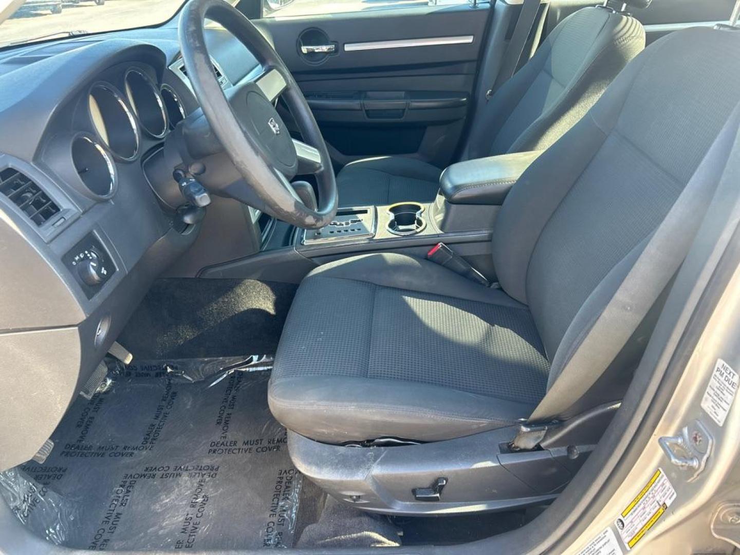2010 SILVER DODGE CHARGER SXT (2B3CA3CV2AH) with an 3.5L engine, Automatic transmission, located at 2514 Williamson Rd NE, Roanoke, VA, 24012, (540) 265-7770, 37.294636, -79.936249 - NO CREDIT CHECK FINANCING WITH ONLY $2700 DOWN PAYMENT!!!! Check out our website www.needausedvehicle.com for our No Credit Check/ In House Financing options!! No Credit Check Available!!! In House Financing Available!!! All Clean Title Vehicles (no Salvaged or flooded vehicles ever on our lot)! - Photo#6