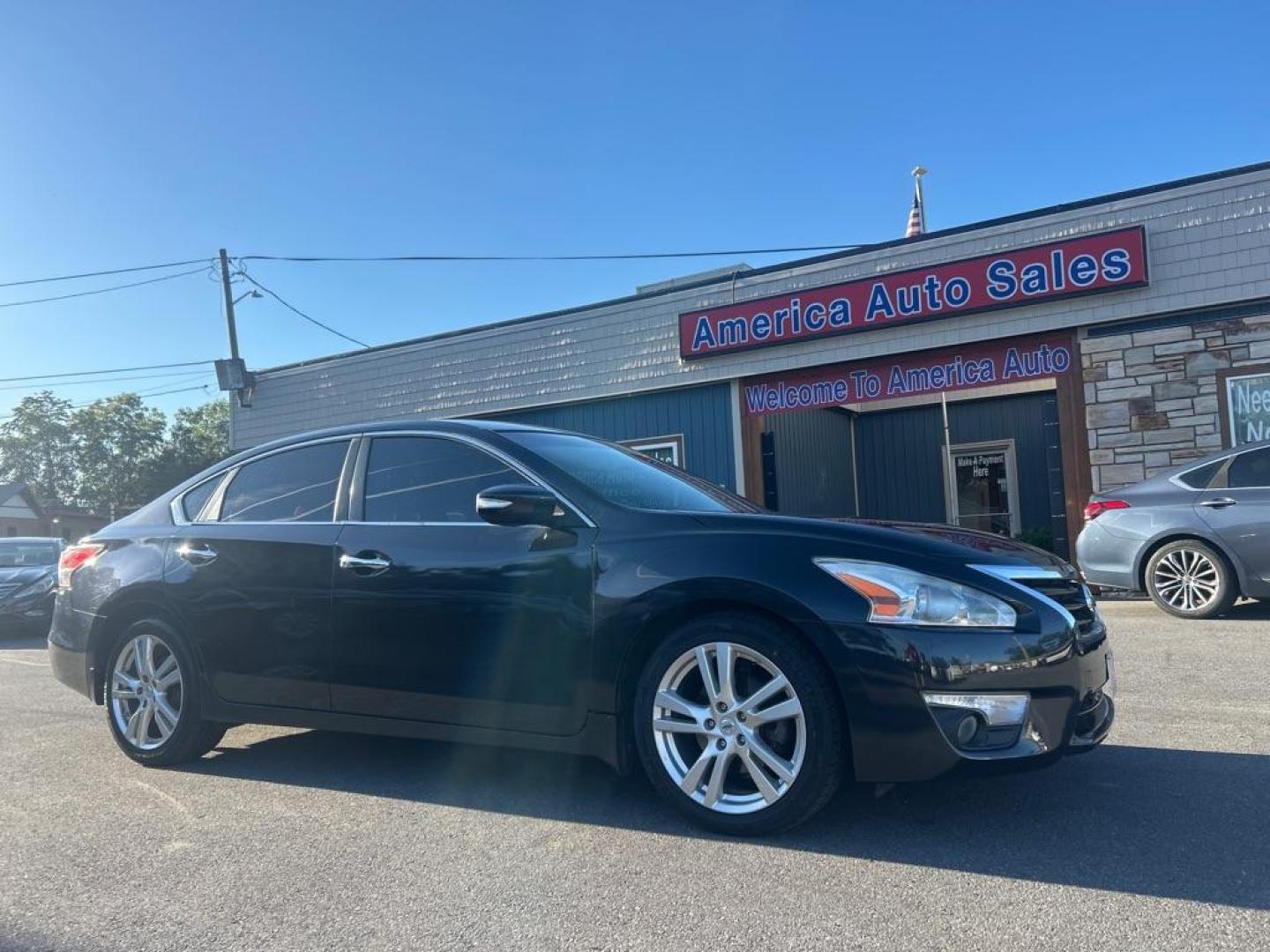 2015 BLUE NISSAN ALTIMA 3.5S (1N4BL3AP4FC) with an 3.5L engine, Continuously Variable transmission, located at 2514 Williamson Rd NE, Roanoke, VA, 24012, (540) 265-7770, 37.294636, -79.936249 - NO CREDIT CHECK FINANCING WITH ONLY $2500 DOWN PAYMENT!!!! Check out our website www.needausedvehicle.com for our No Credit Check/ In House Financing options!! No Credit Check Available!!! In House Financing Available!!! All Clean Title Vehicles (no Salvaged or flooded vehicles ever on our lot)! - Photo#0