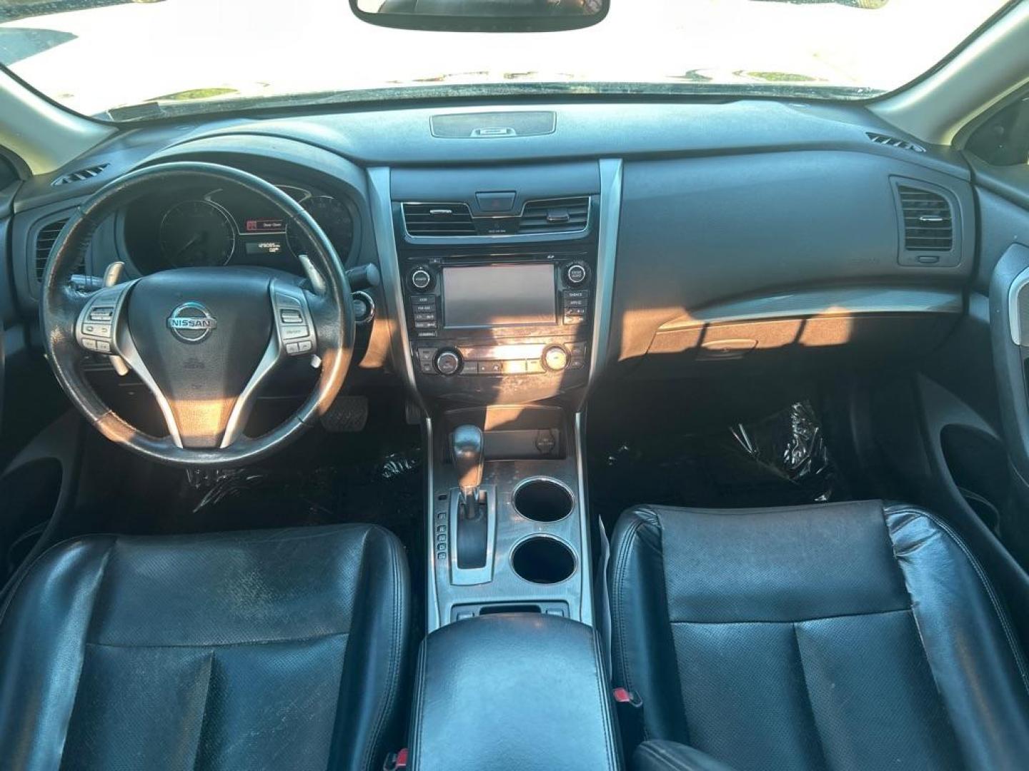 2015 BLUE NISSAN ALTIMA 3.5S (1N4BL3AP4FC) with an 3.5L engine, Continuously Variable transmission, located at 2514 Williamson Rd NE, Roanoke, VA, 24012, (540) 265-7770, 37.294636, -79.936249 - NO CREDIT CHECK FINANCING WITH ONLY $2500 DOWN PAYMENT!!!! Check out our website www.needausedvehicle.com for our No Credit Check/ In House Financing options!! No Credit Check Available!!! In House Financing Available!!! All Clean Title Vehicles (no Salvaged or flooded vehicles ever on our lot)! - Photo#5