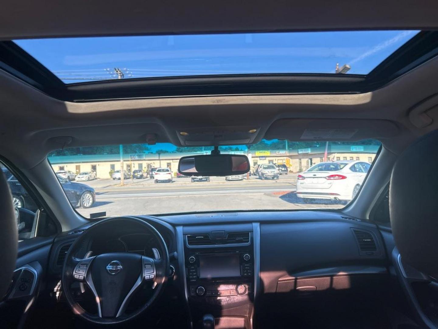 2015 BLUE NISSAN ALTIMA 3.5S (1N4BL3AP4FC) with an 3.5L engine, Continuously Variable transmission, located at 2514 Williamson Rd NE, Roanoke, VA, 24012, (540) 265-7770, 37.294636, -79.936249 - NO CREDIT CHECK FINANCING WITH ONLY $2500 DOWN PAYMENT!!!! Check out our website www.needausedvehicle.com for our No Credit Check/ In House Financing options!! No Credit Check Available!!! In House Financing Available!!! All Clean Title Vehicles (no Salvaged or flooded vehicles ever on our lot)! - Photo#6