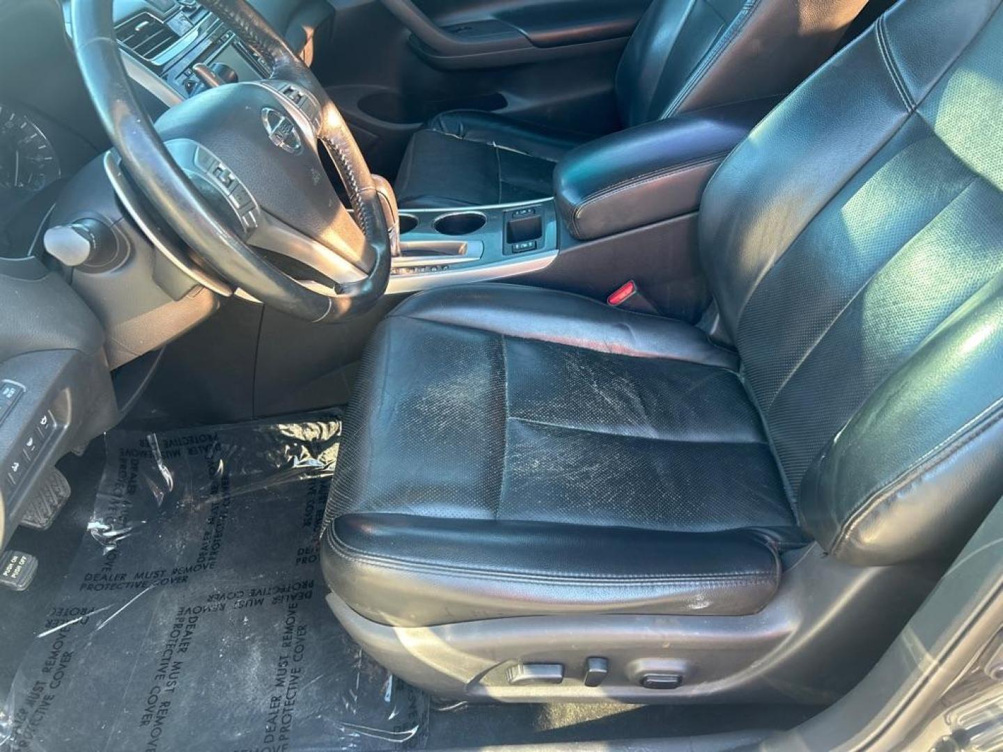 2015 BLUE NISSAN ALTIMA 3.5S (1N4BL3AP4FC) with an 3.5L engine, Continuously Variable transmission, located at 2514 Williamson Rd NE, Roanoke, VA, 24012, (540) 265-7770, 37.294636, -79.936249 - NO CREDIT CHECK FINANCING WITH ONLY $2500 DOWN PAYMENT!!!! Check out our website www.needausedvehicle.com for our No Credit Check/ In House Financing options!! No Credit Check Available!!! In House Financing Available!!! All Clean Title Vehicles (no Salvaged or flooded vehicles ever on our lot)! - Photo#7