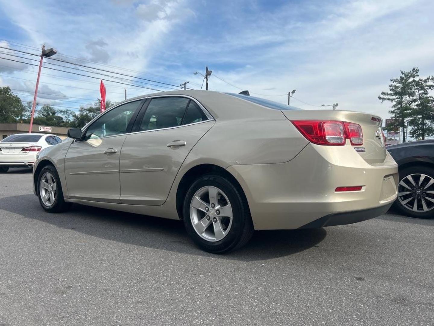2013 GOLD CHEVROLET MALIBU LS (1G11B5SA3DF) with an 2.5L engine, Automatic transmission, located at 2514 Williamson Rd NE, Roanoke, VA, 24012, (540) 265-7770, 37.294636, -79.936249 - Photo#2