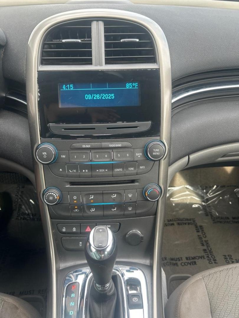 2013 GOLD CHEVROLET MALIBU LS (1G11B5SA3DF) with an 2.5L engine, Automatic transmission, located at 2514 Williamson Rd NE, Roanoke, VA, 24012, (540) 265-7770, 37.294636, -79.936249 - Photo#7