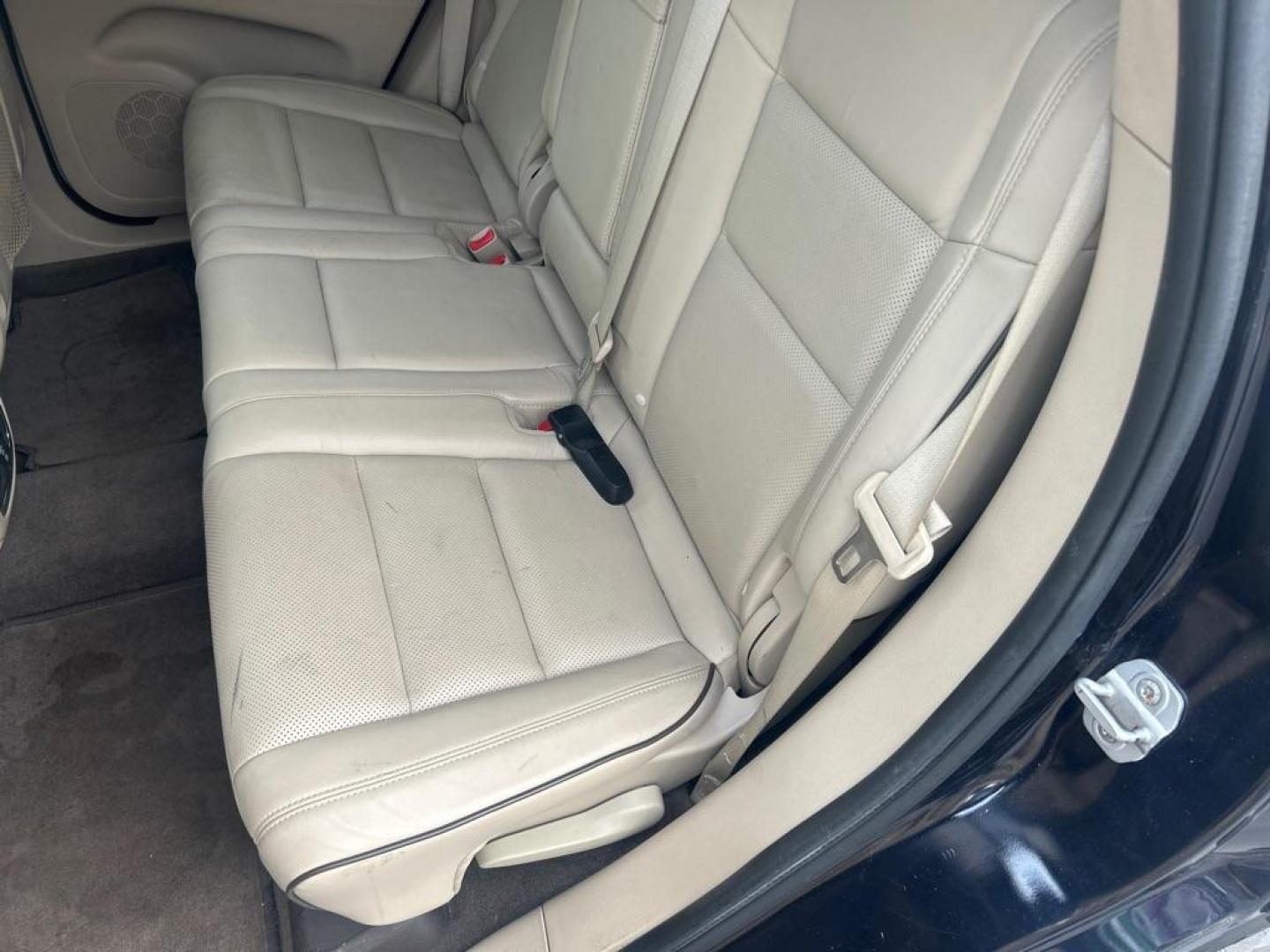 2011 BLUE JEEP GRAND CHEROKEE OVERLAND (1J4RR6GT4BC) with an 5.7L engine, Automatic transmission, located at 2514 Williamson Rd NE, Roanoke, VA, 24012, (540) 265-7770, 37.294636, -79.936249 - Photo#6