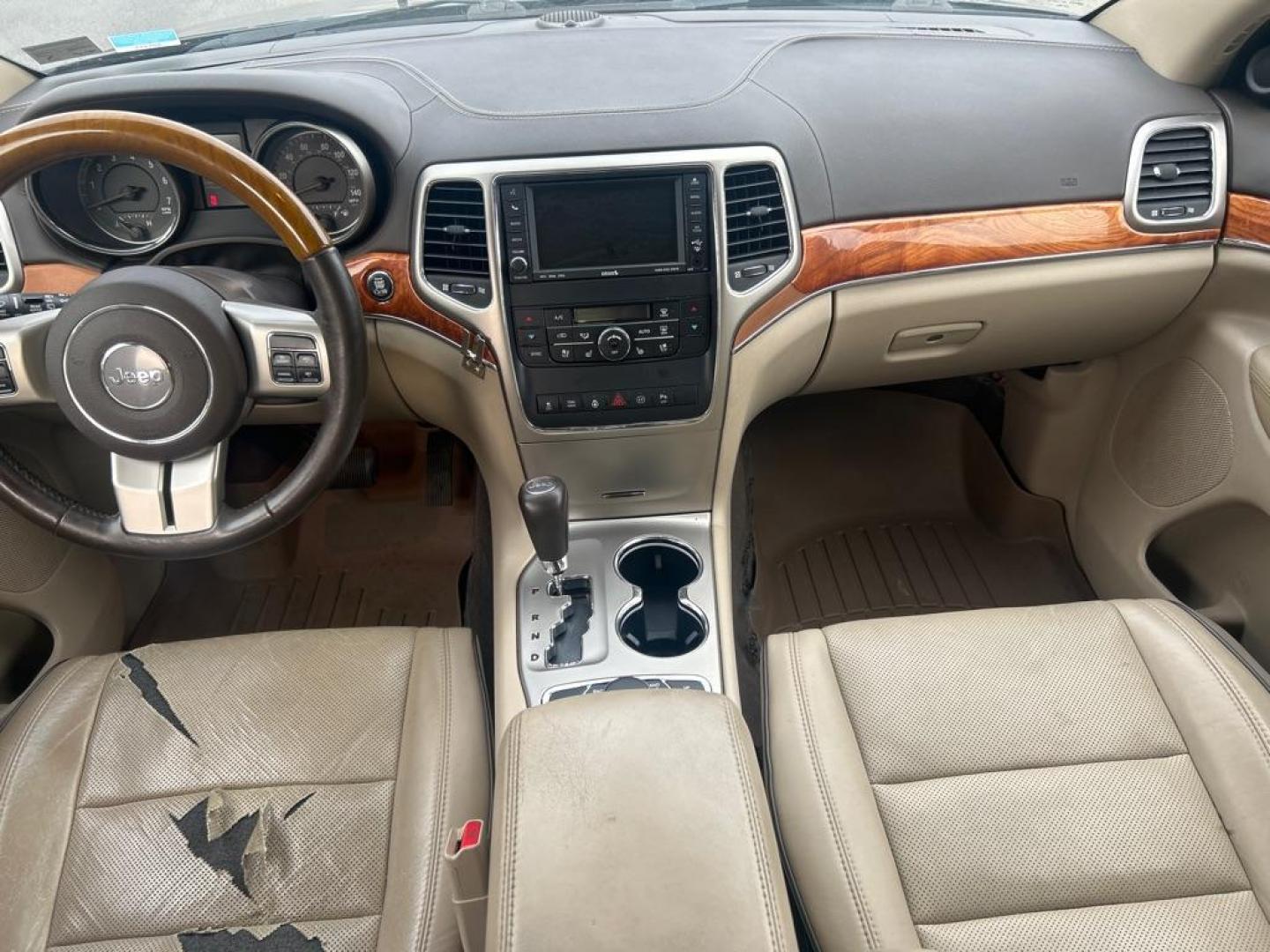 2011 BLUE JEEP GRAND CHEROKEE OVERLAND (1J4RR6GT4BC) with an 5.7L engine, Automatic transmission, located at 2514 Williamson Rd NE, Roanoke, VA, 24012, (540) 265-7770, 37.294636, -79.936249 - Photo#8