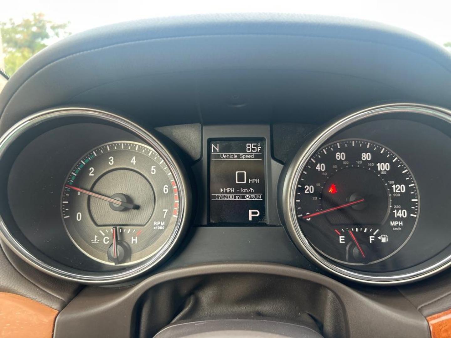 2011 BLUE JEEP GRAND CHEROKEE OVERLAND (1J4RR6GT4BC) with an 5.7L engine, Automatic transmission, located at 2514 Williamson Rd NE, Roanoke, VA, 24012, (540) 265-7770, 37.294636, -79.936249 - Photo#11
