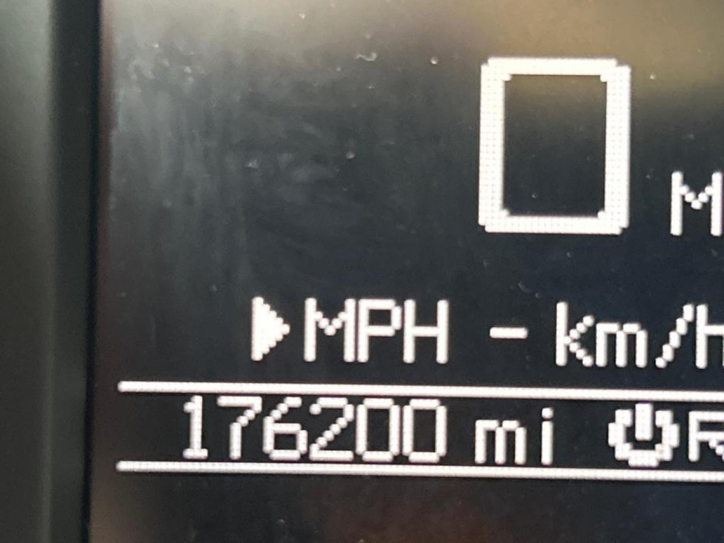 2011 BLUE JEEP GRAND CHEROKEE OVERLAND (1J4RR6GT4BC) with an 5.7L engine, Automatic transmission, located at 2514 Williamson Rd NE, Roanoke, VA, 24012, (540) 265-7770, 37.294636, -79.936249 - Photo#12