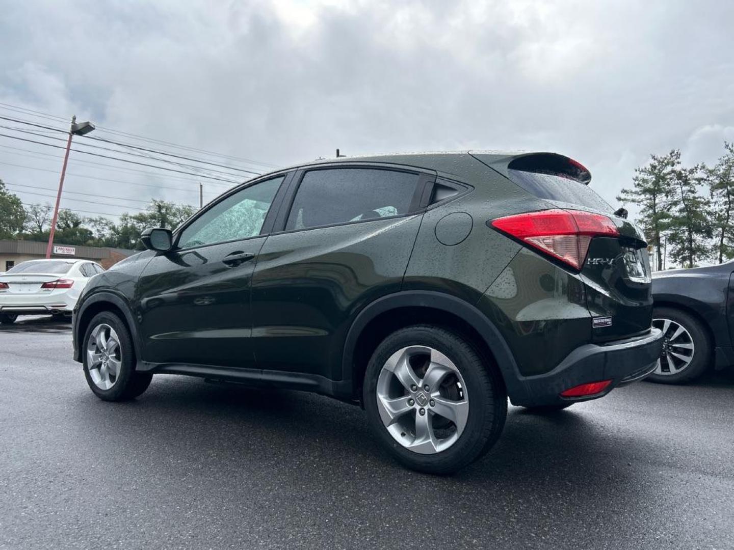 2016 GREEN HONDA HR-V EX (3CZRU6H52GM) with an 1.8L engine, Continuously Variable transmission, located at 2514 Williamson Rd NE, Roanoke, VA, 24012, (540) 265-7770, 37.294636, -79.936249 - NO CREDIT CHECK FINANCING WITH ONLY $2800 DOWN PAYMENT!!!! Check out our website www.needausedvehicle.com for our No Credit Check/ In House Financing options!! No Credit Check Available!!! In House Financing Available!!! All Clean Title Vehicles (no Salvaged or flooded vehicles ever on our lot)! - Photo#1