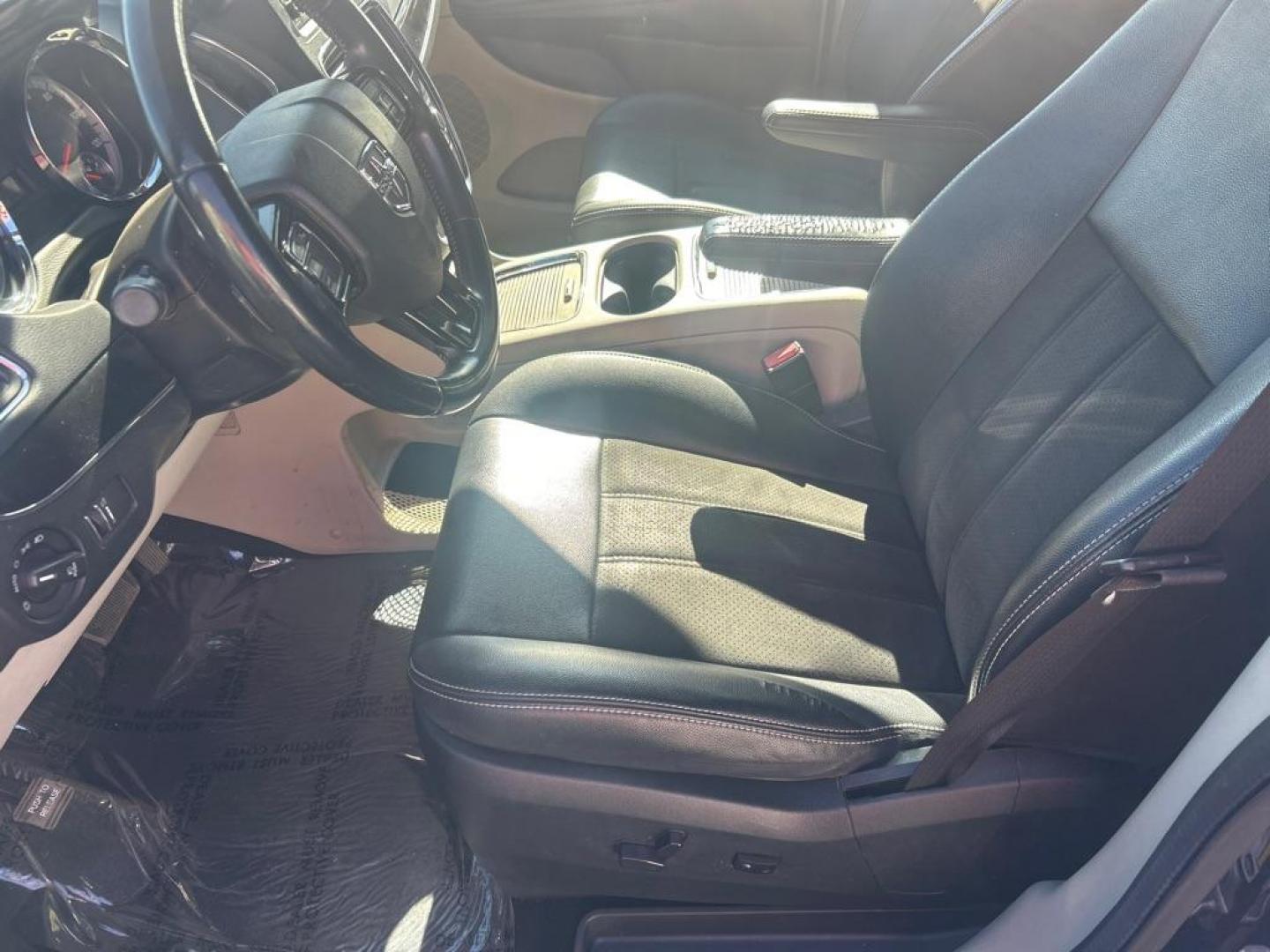 2019 BLACK DODGE GRAND CARAVAN SXT (2C4RDGCG2KR) with an 3.6L engine, Automatic transmission, located at 2514 Williamson Rd NE, Roanoke, VA, 24012, (540) 265-7770, 37.294636, -79.936249 - NO CREDIT CHECK FINANCING WITH ONLY $3000 DOWN PAYMENT!!!! Check out our website www.needausedvehicle.com for our No Credit Check/ In House Financing options!! No Credit Check Available!!! In House Financing Available!!! All Clean Title Vehicles (no Salvaged or flooded vehicles ever on our lot)! - Photo#18